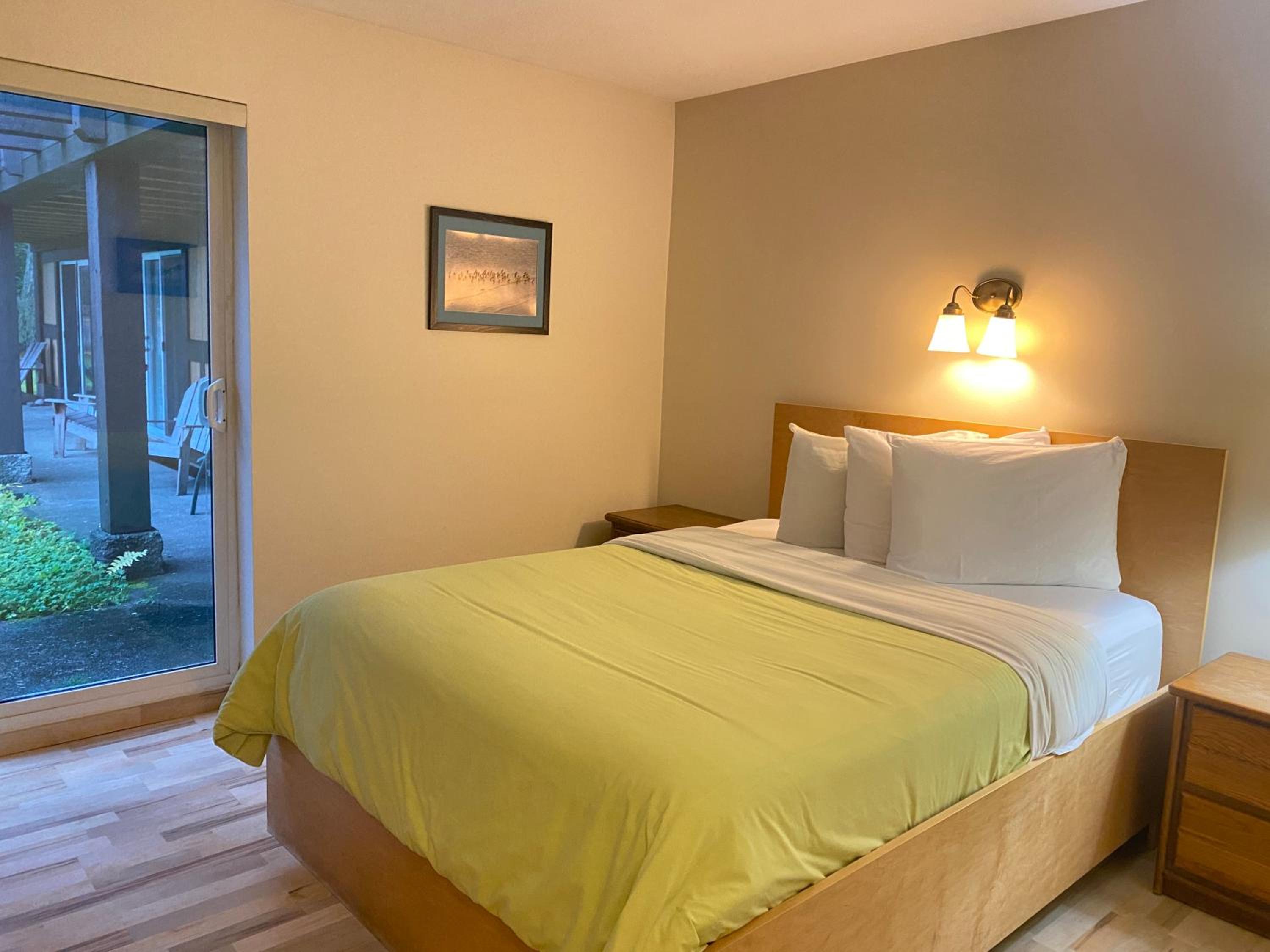 Queen Suite with Sea View photo 2