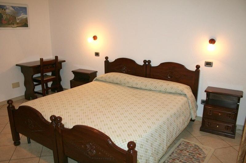 Double or Twin Room - Photo 4