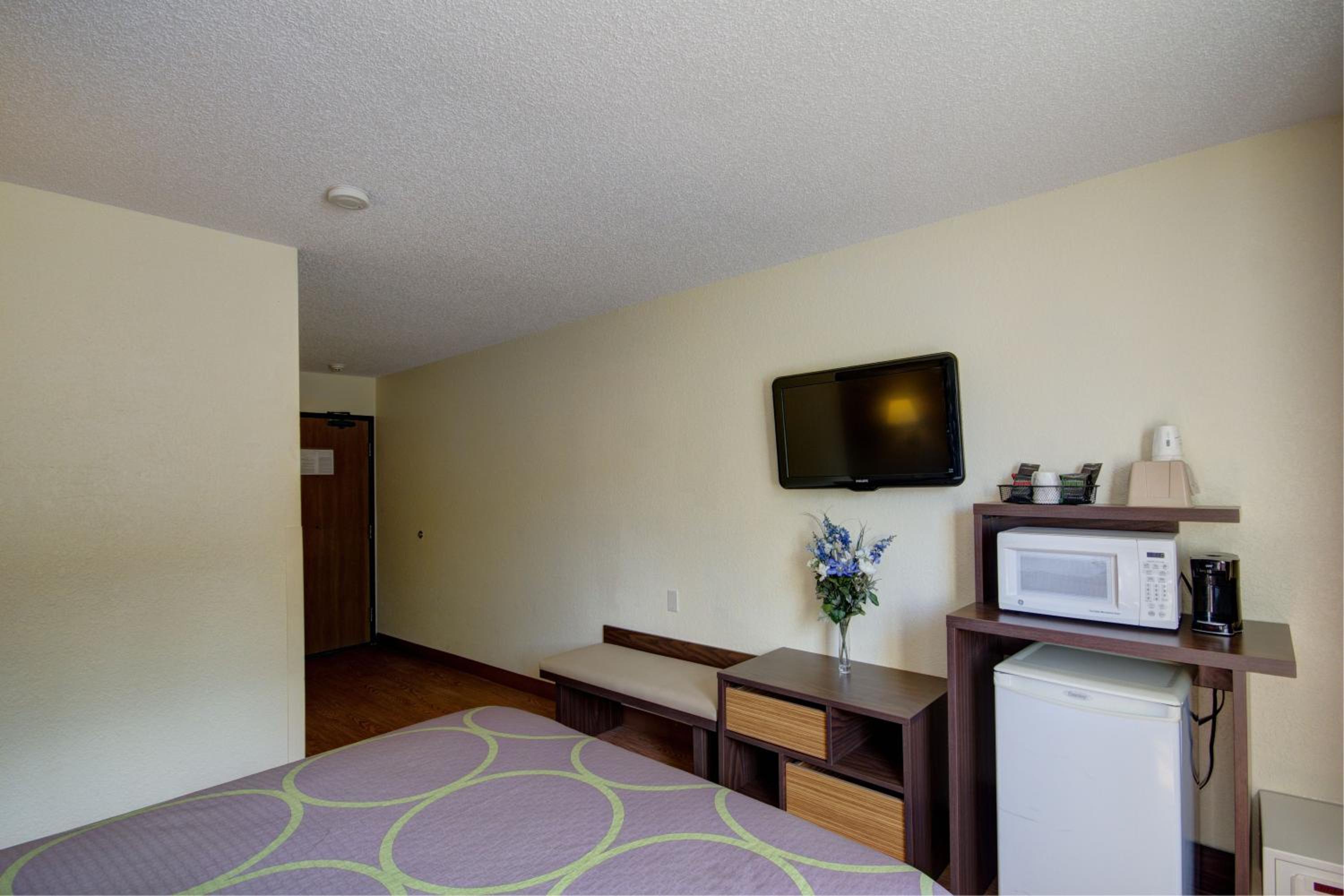 Queen Room - Disability Access/Non-Smoking - Photo 5