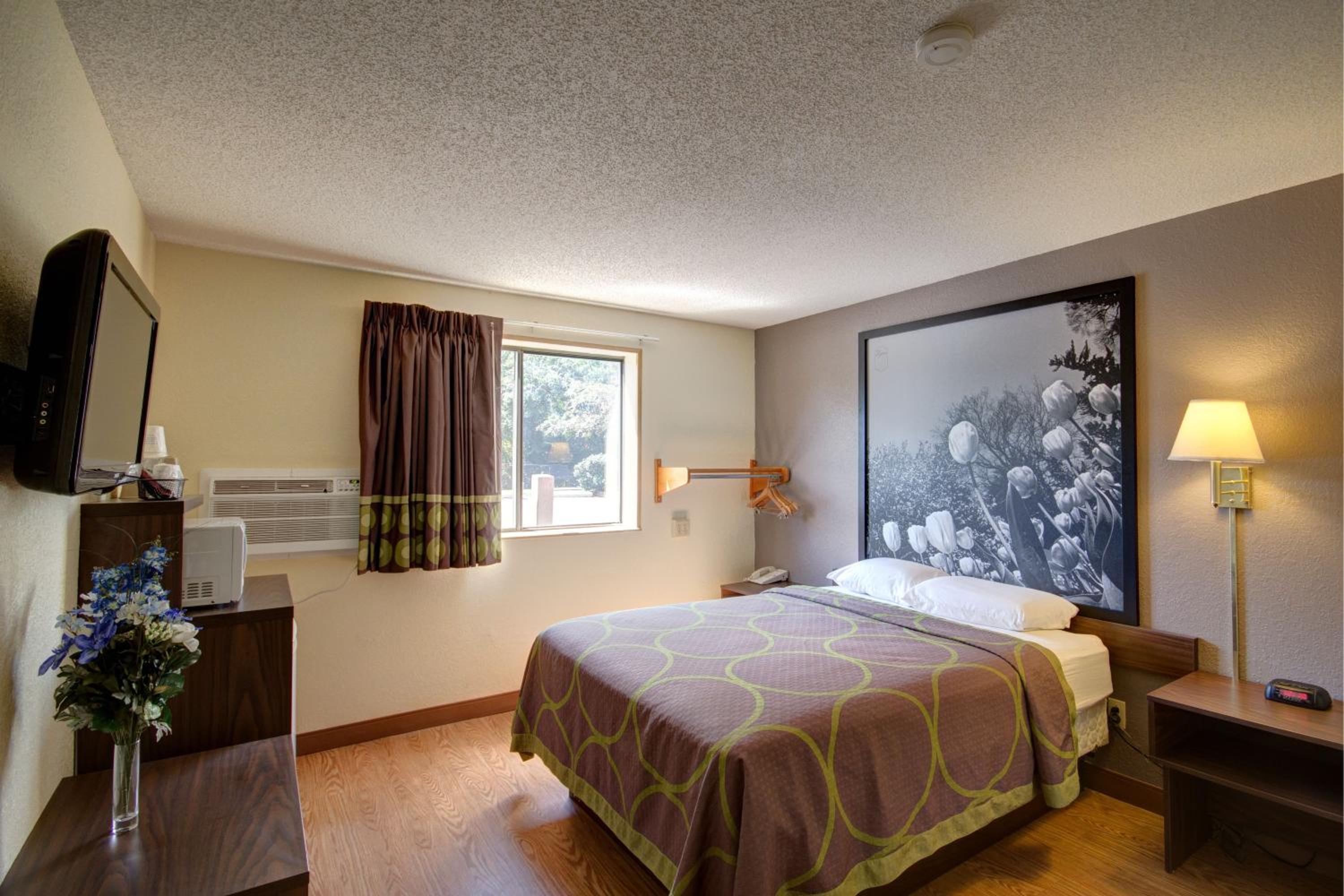 Queen Room - Disability Access/Non-Smoking - Photo 4