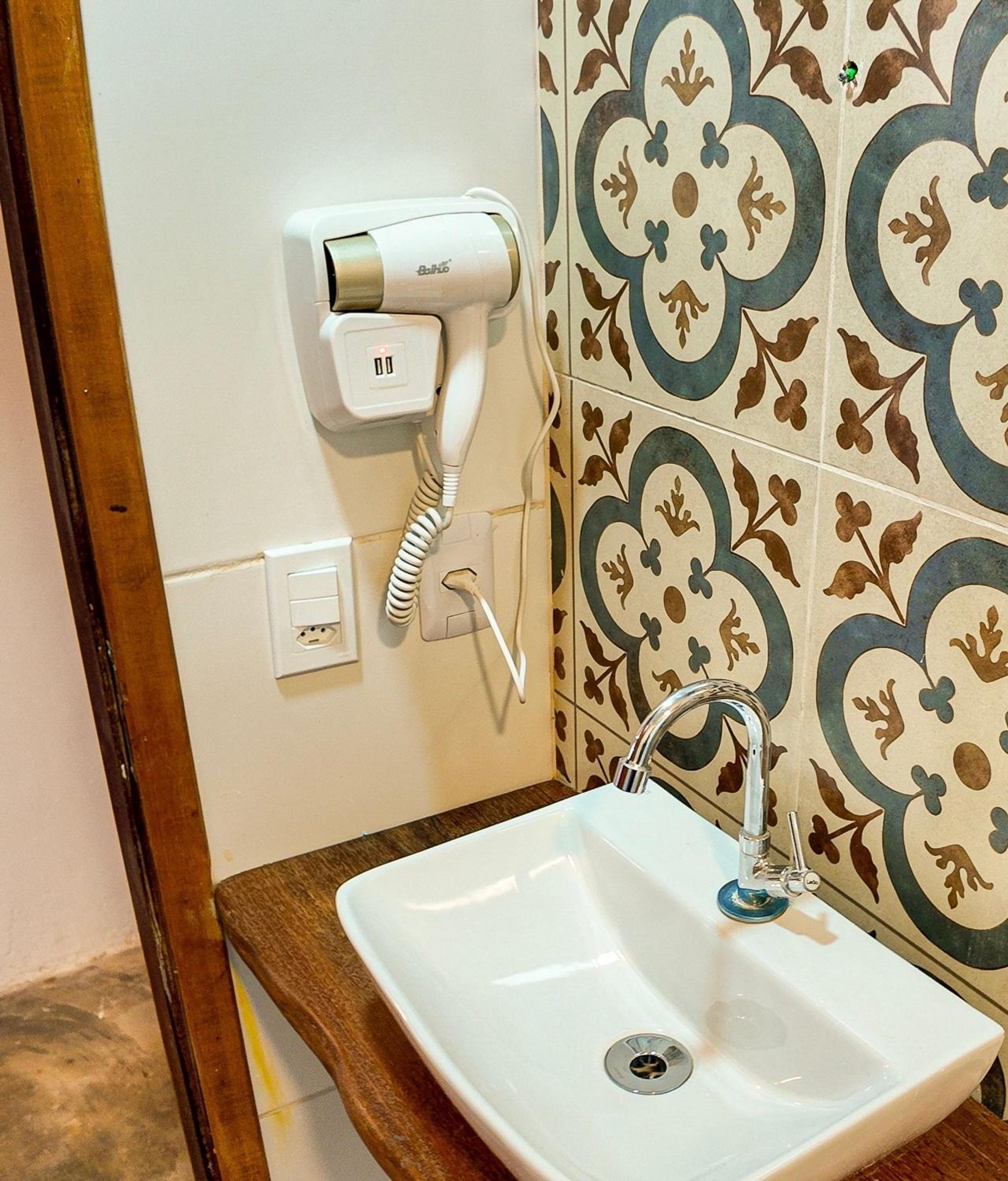 Large Double Room - Photo 8