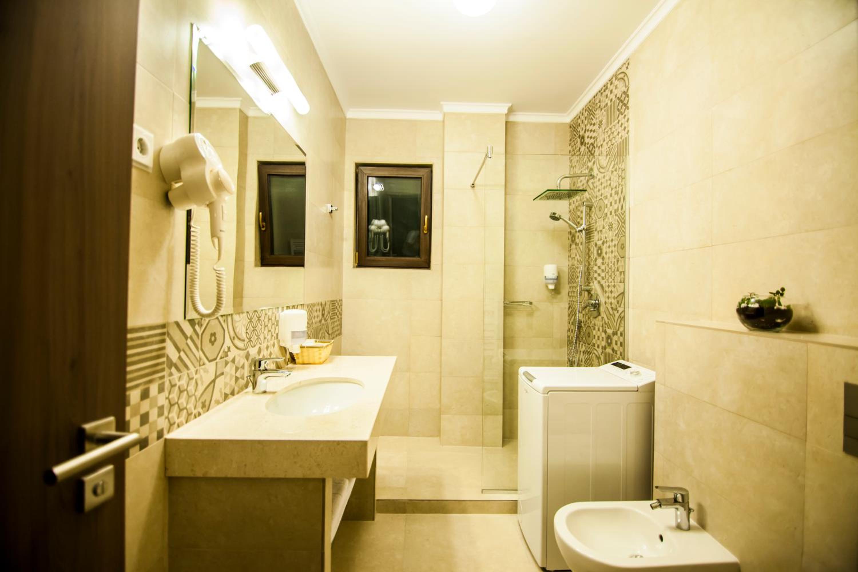 Apartment with Balcony photo 3