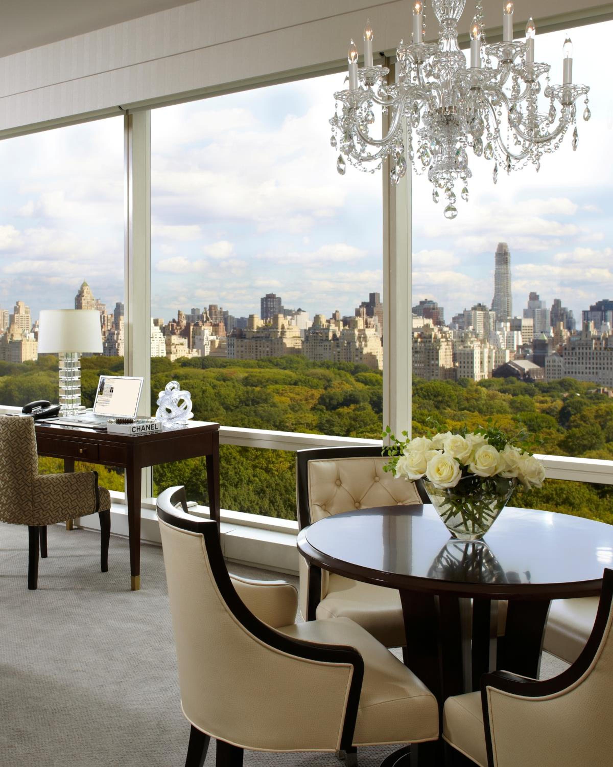 Two-Bedroom Suite with Park View thumbnail 5