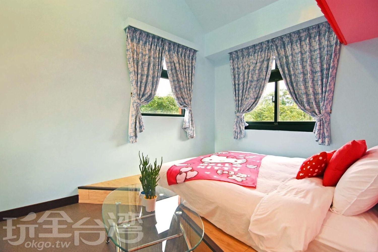 Quadruple Room with Bath photo 3