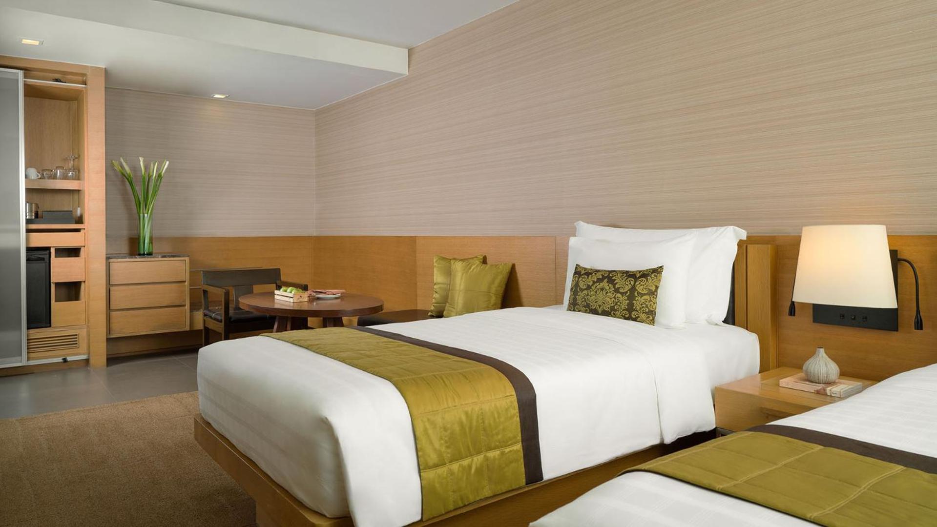 Skyline Premier Room With Twin Beds photo 2