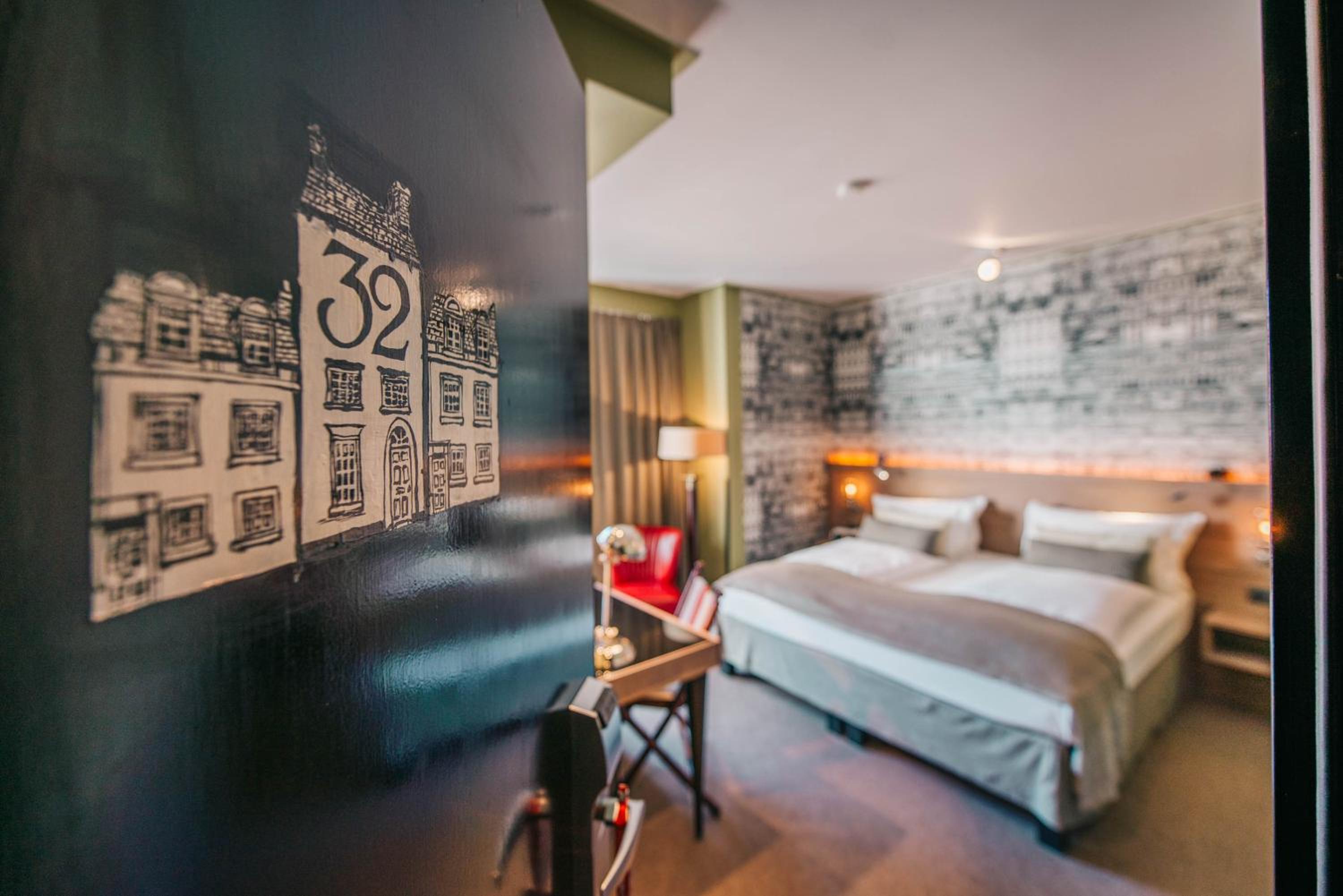 Deluxe Double or Twin Room - Photo 9