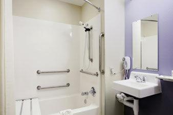 Queen Room - Disability Access/Non-Smoking - Photo 2
