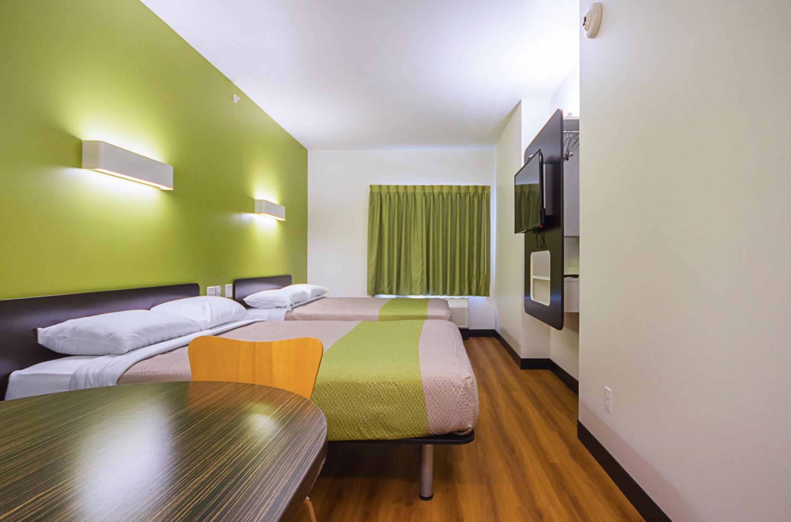 Queen Room with Two Queen Beds - Disability Access - Photo 1