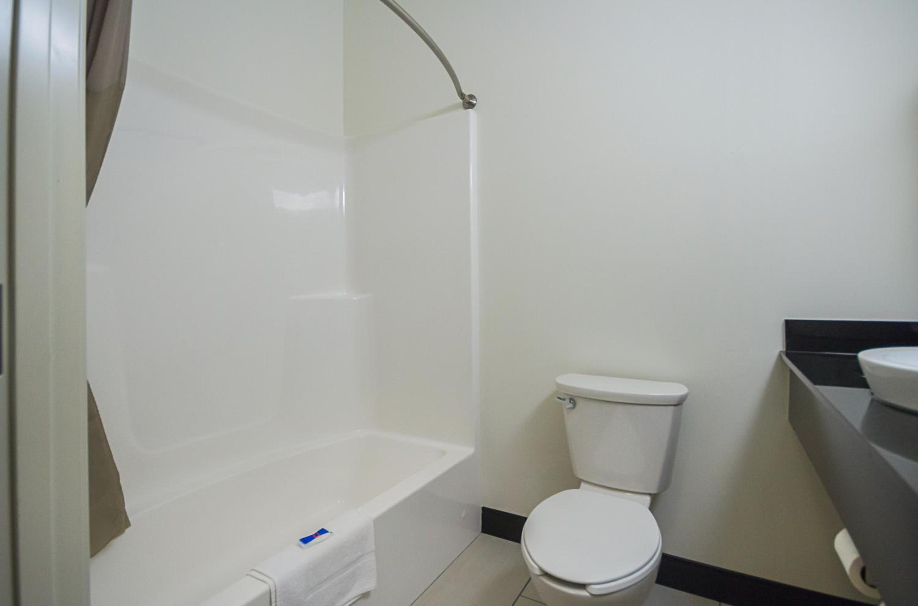 Double Room - Disability Access - Non-Smoking photo 2