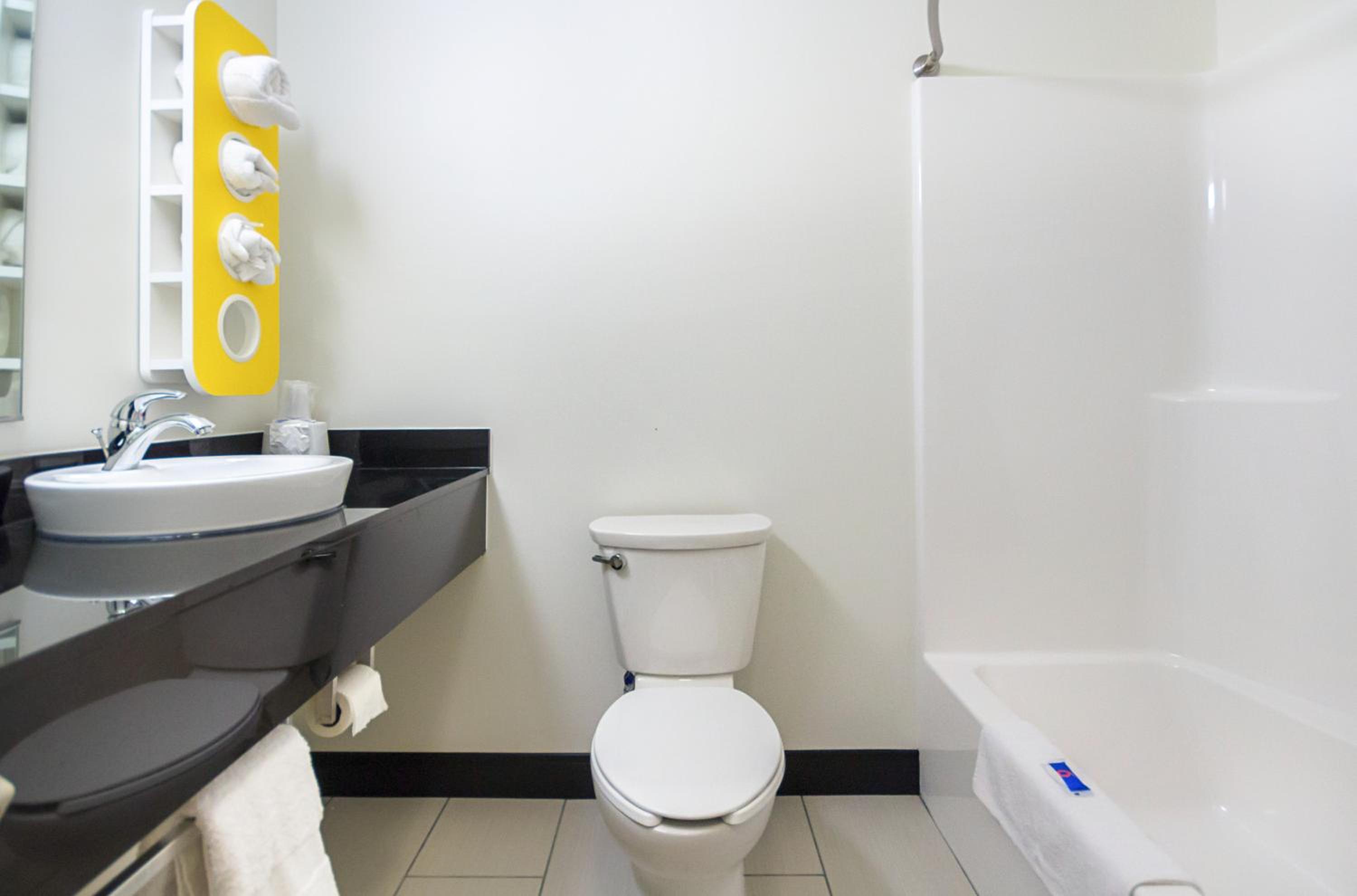 Double Room - Disability Access - Non-Smoking photo 3