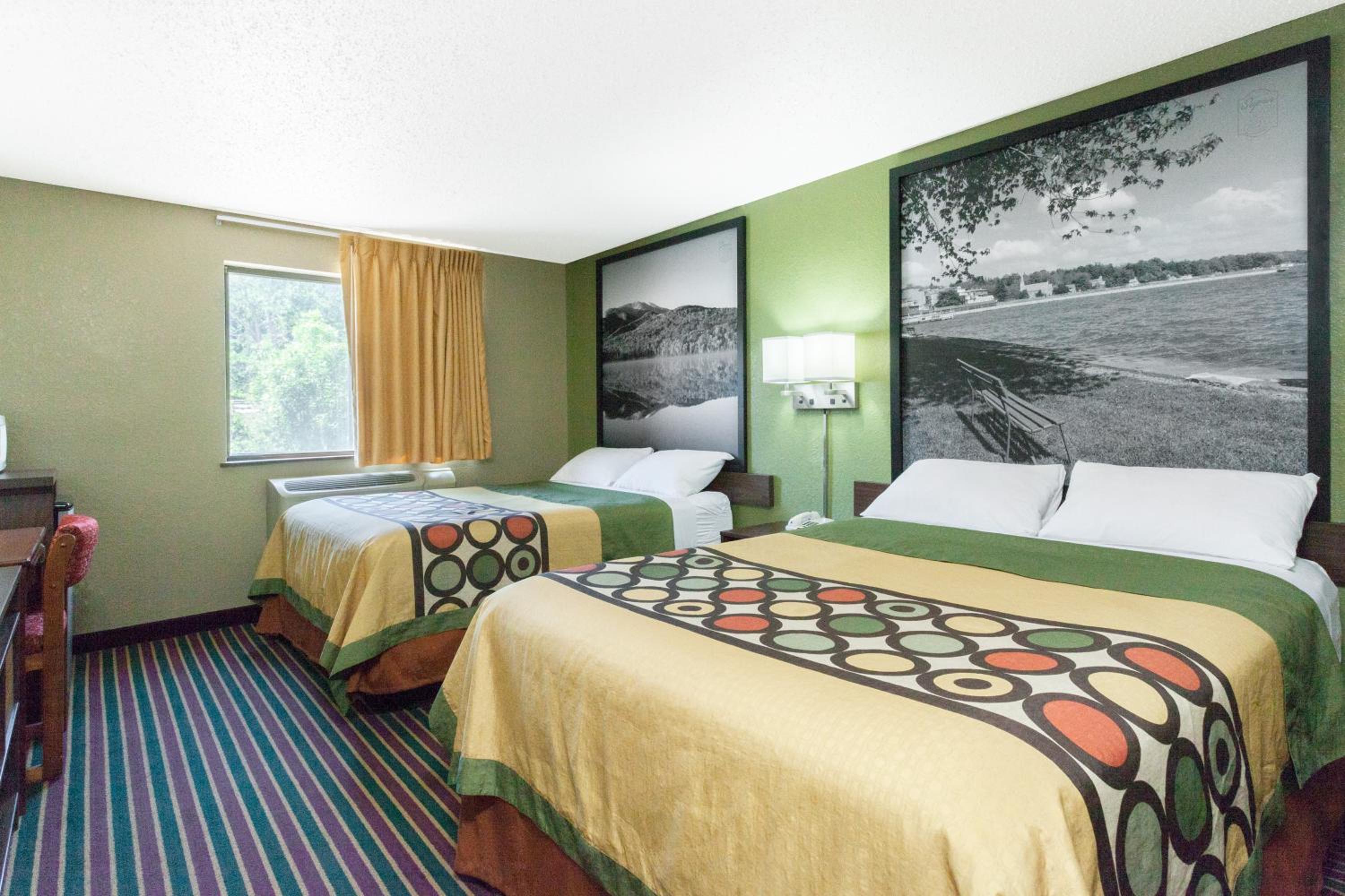 Double Room with Two Double Beds - Non-Smoking - Photo 4
