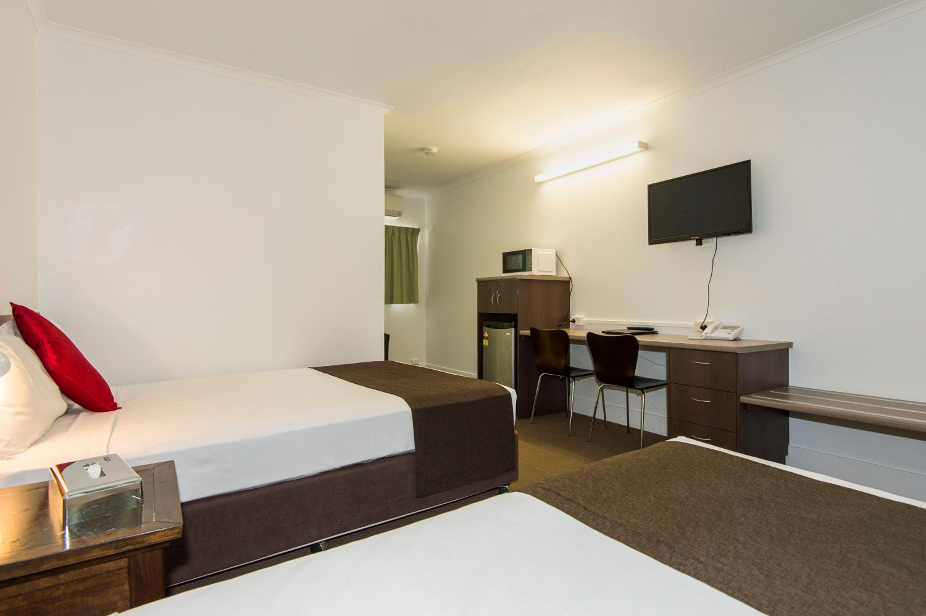 Standard Queen or Twin Room photo 1