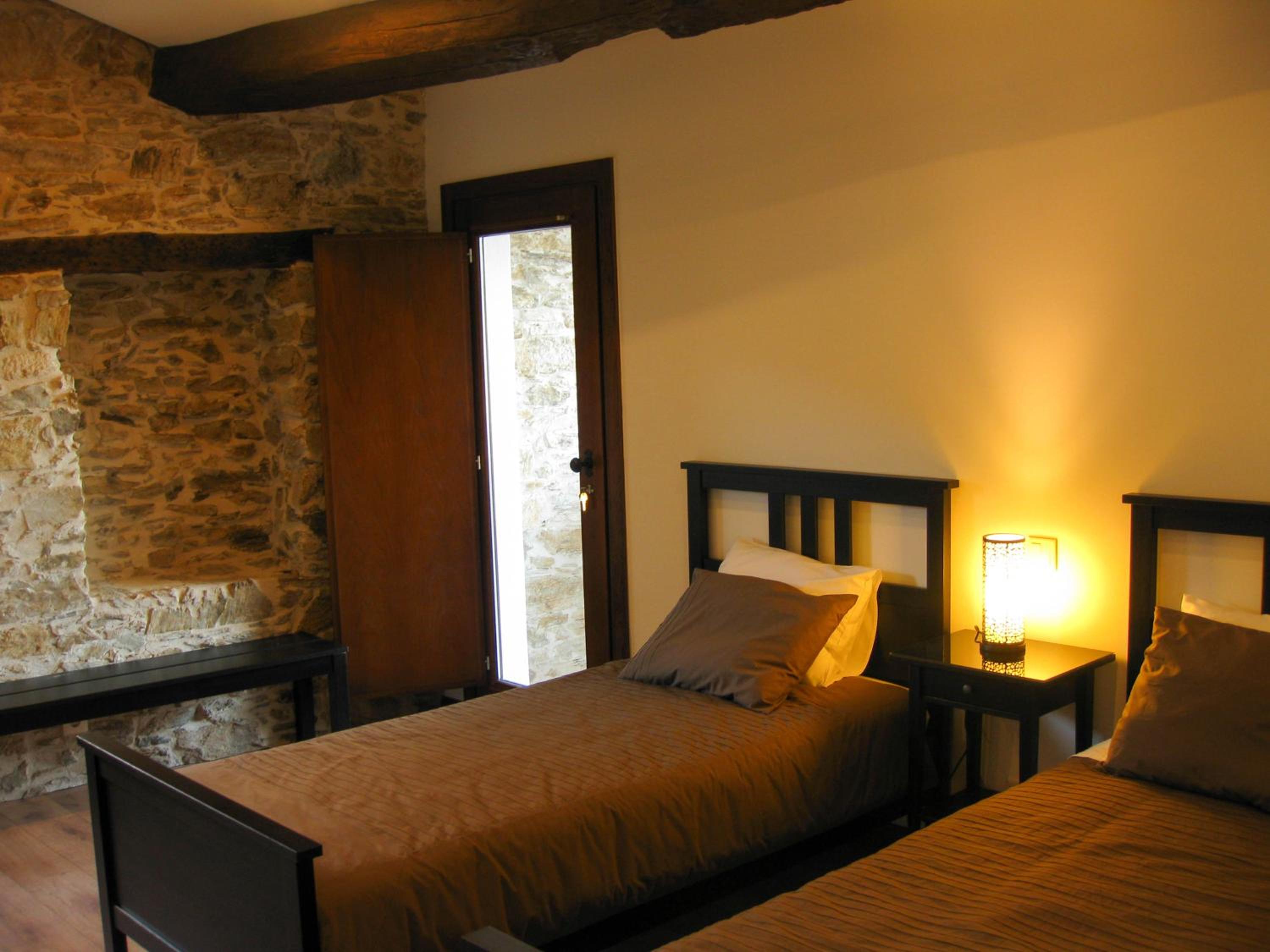 Twin Room with Balcony - Photo 1
