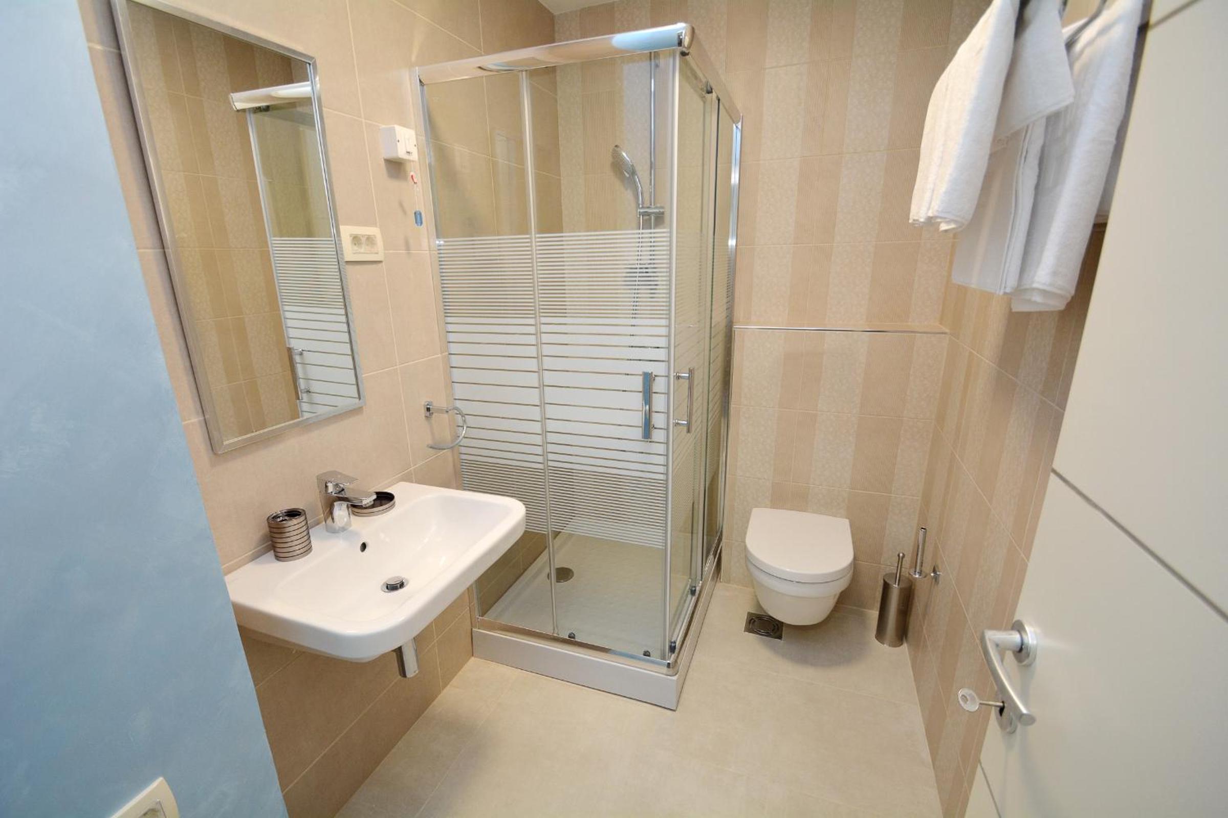 Double or Twin Room photo 3