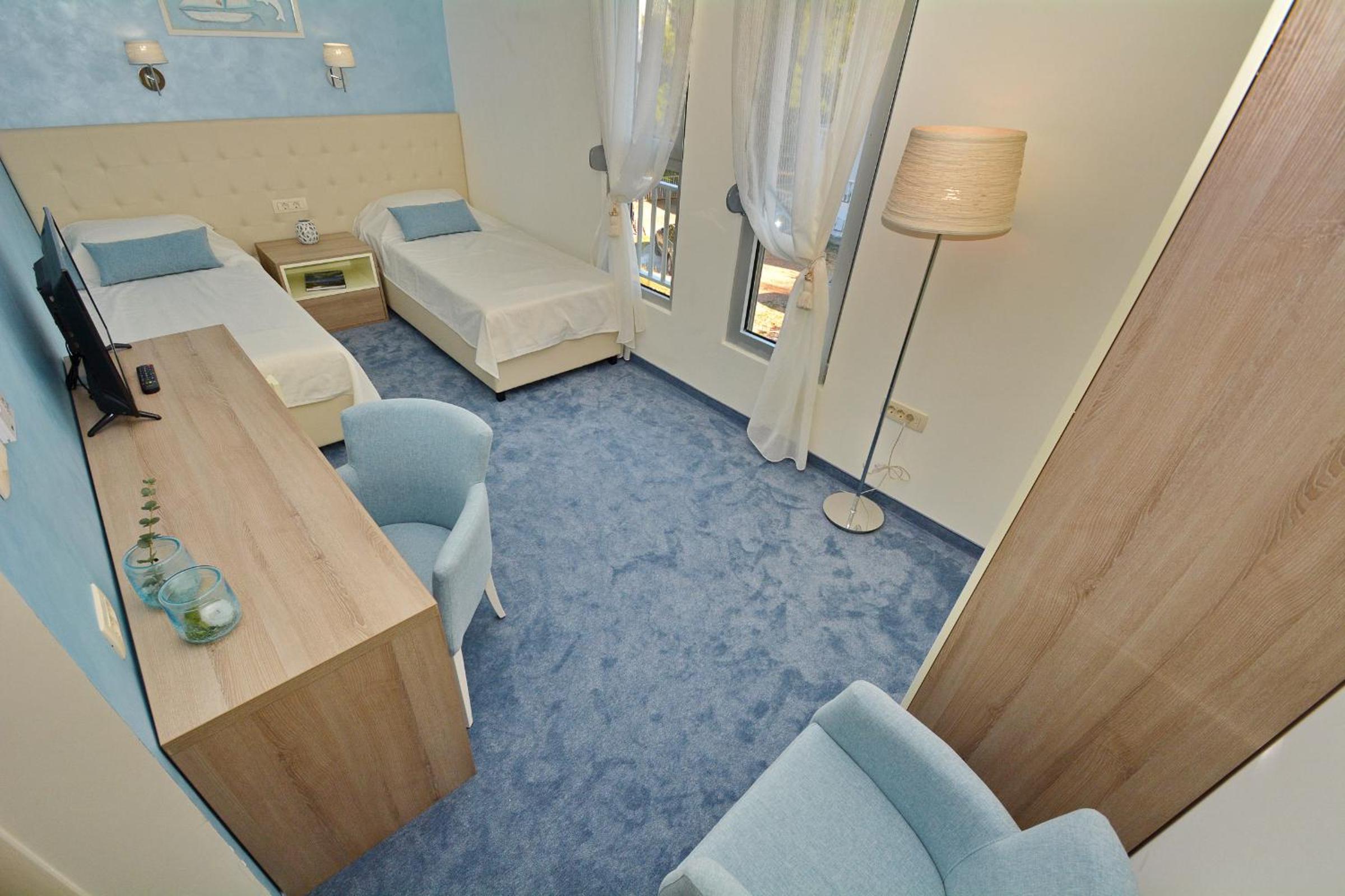 Double or Twin Room photo 2