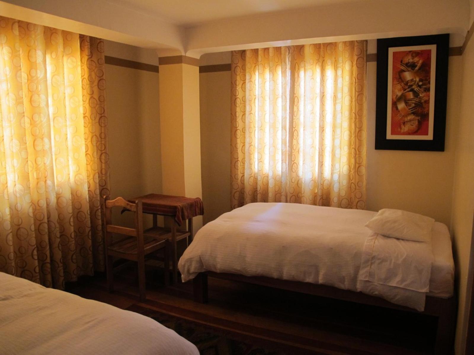 Twin Room with Bathroom photo 1