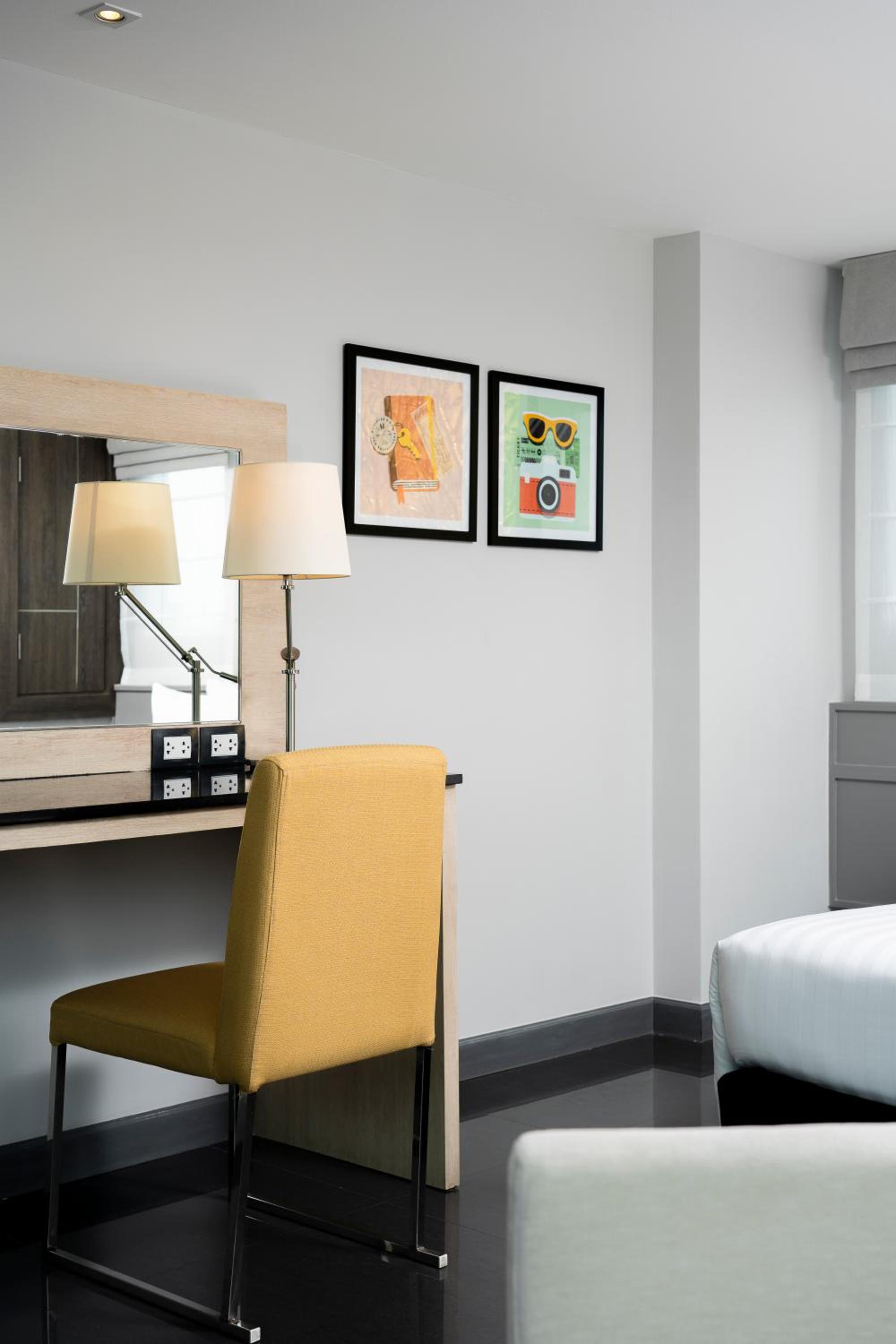 Double Room with Mobility Accessible Roll In Shower