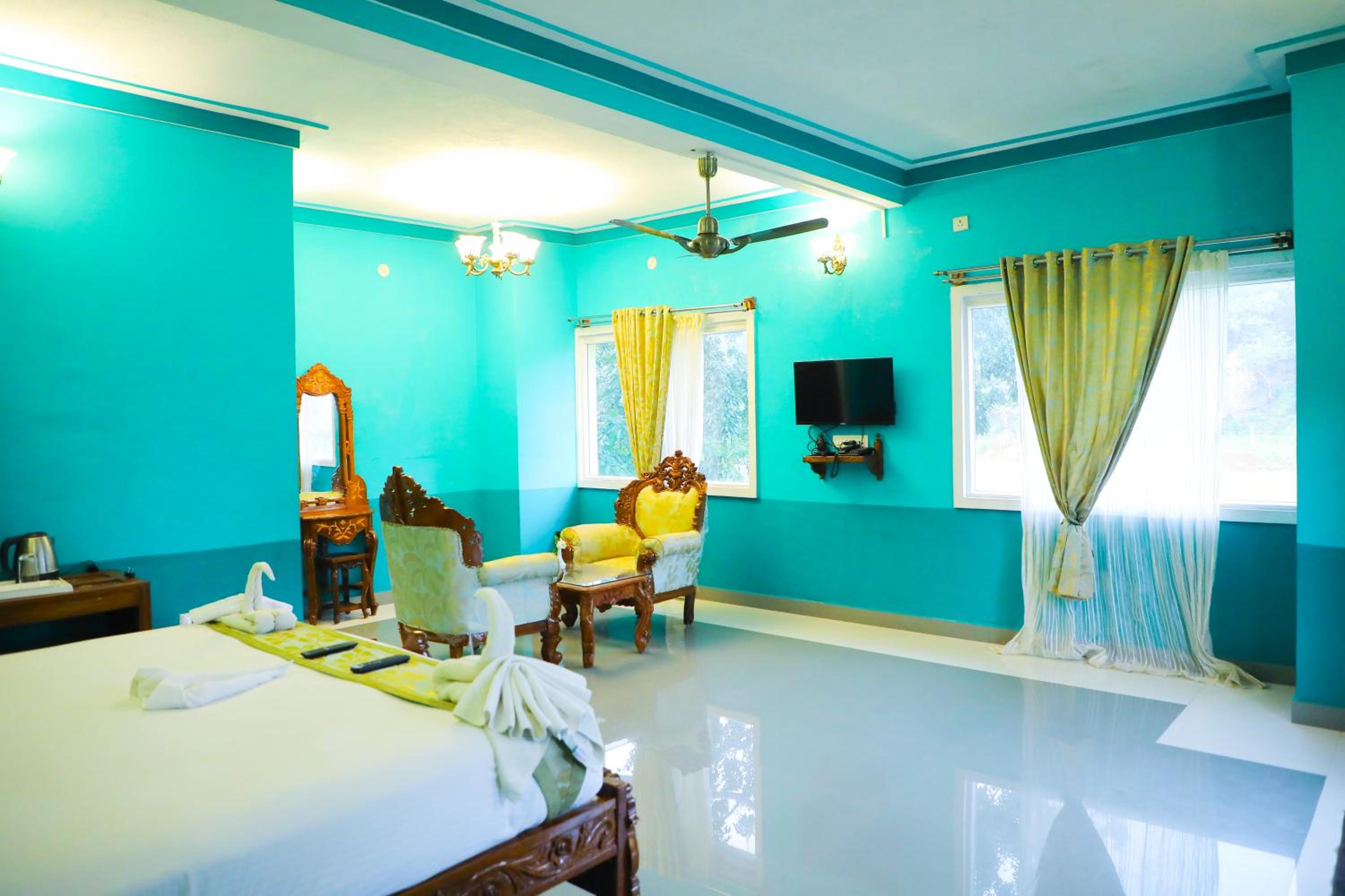 Queen Room photo 2