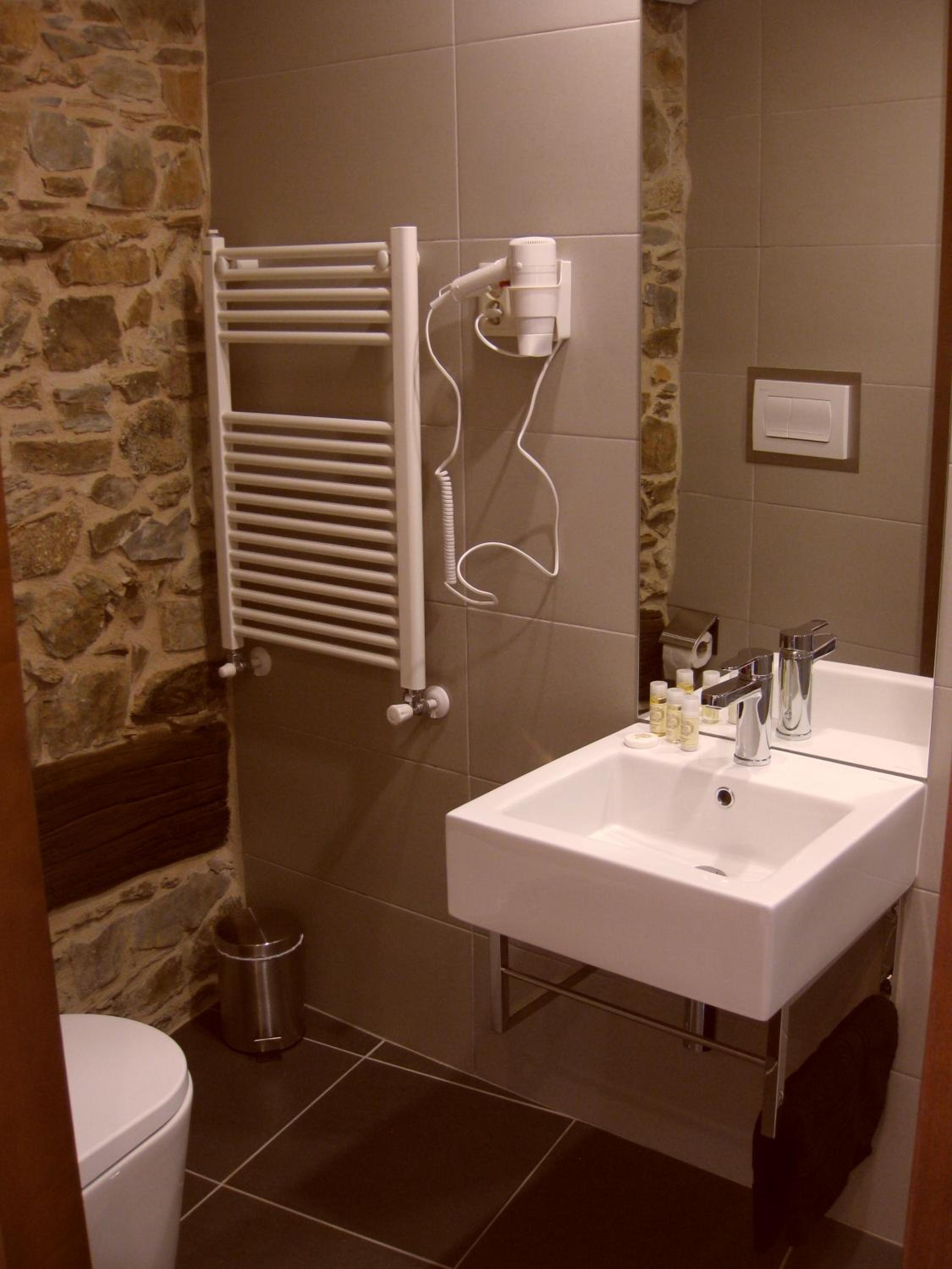 Double Room - Photo 6