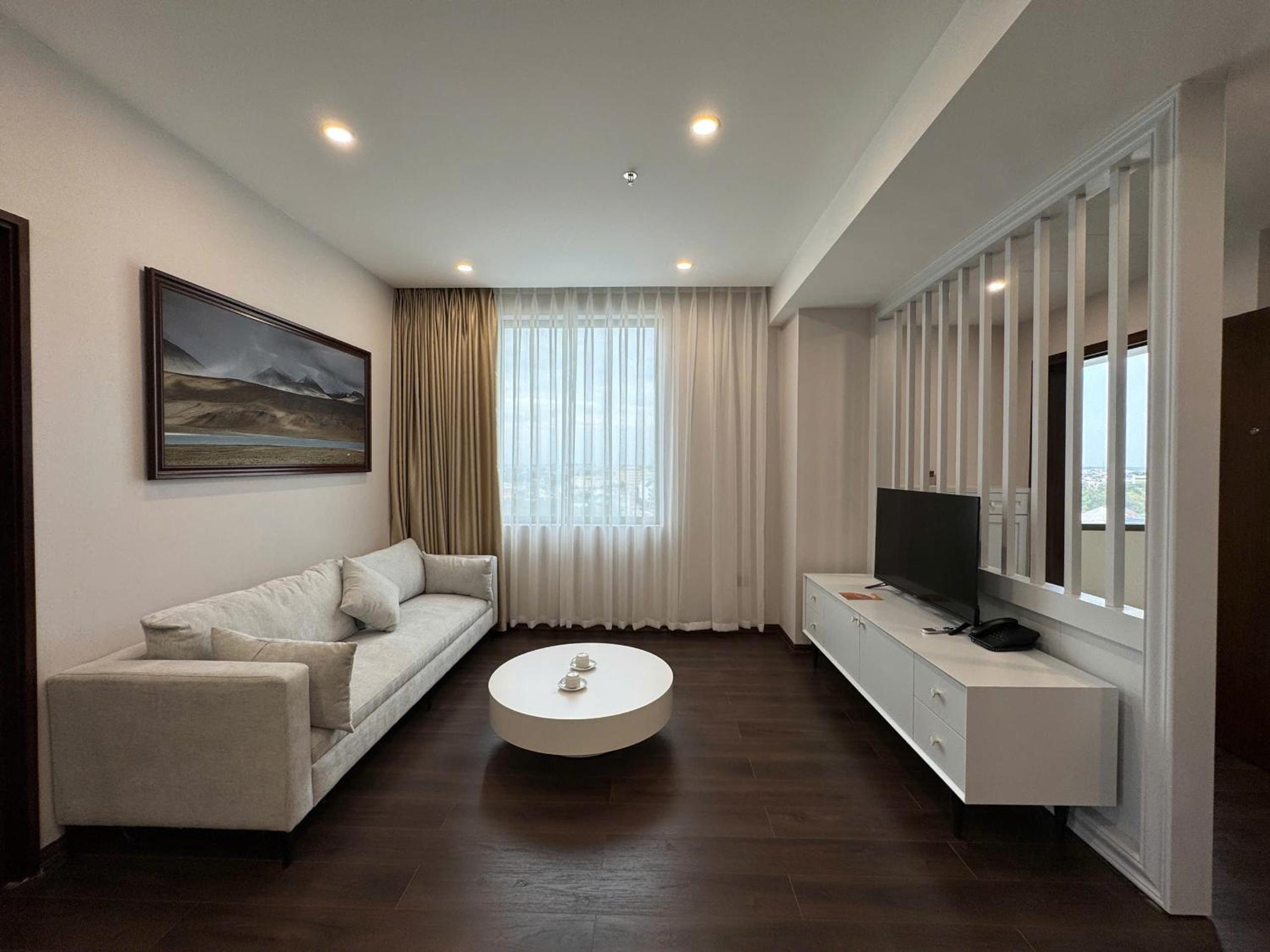 Two-Bedroom Apartment with City View photo 2