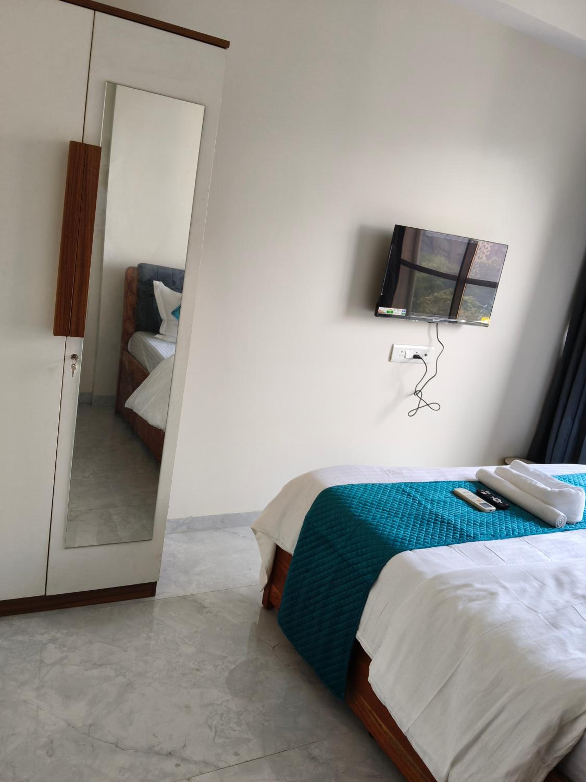 Double Room with Private External Bathroom - Photo 1