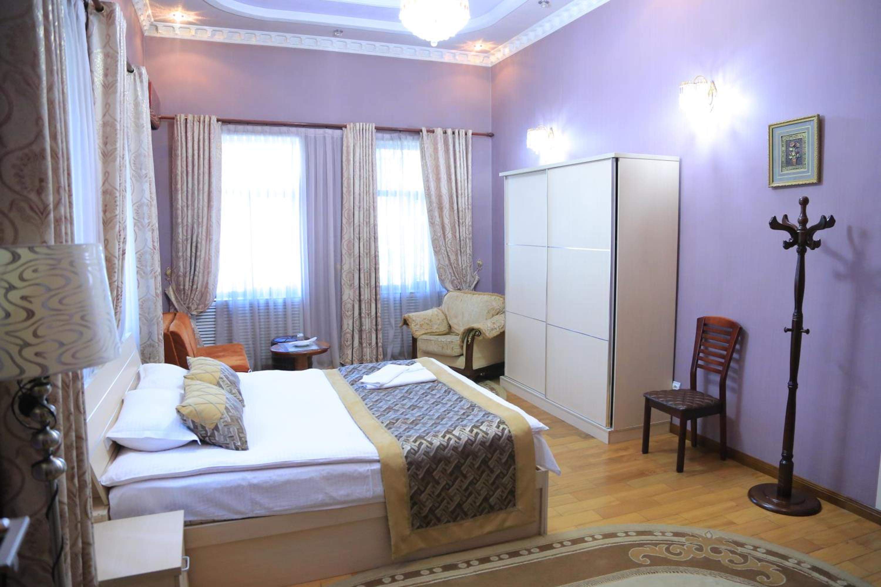 Deluxe Room (2 Adults + 1 Child) photo 3