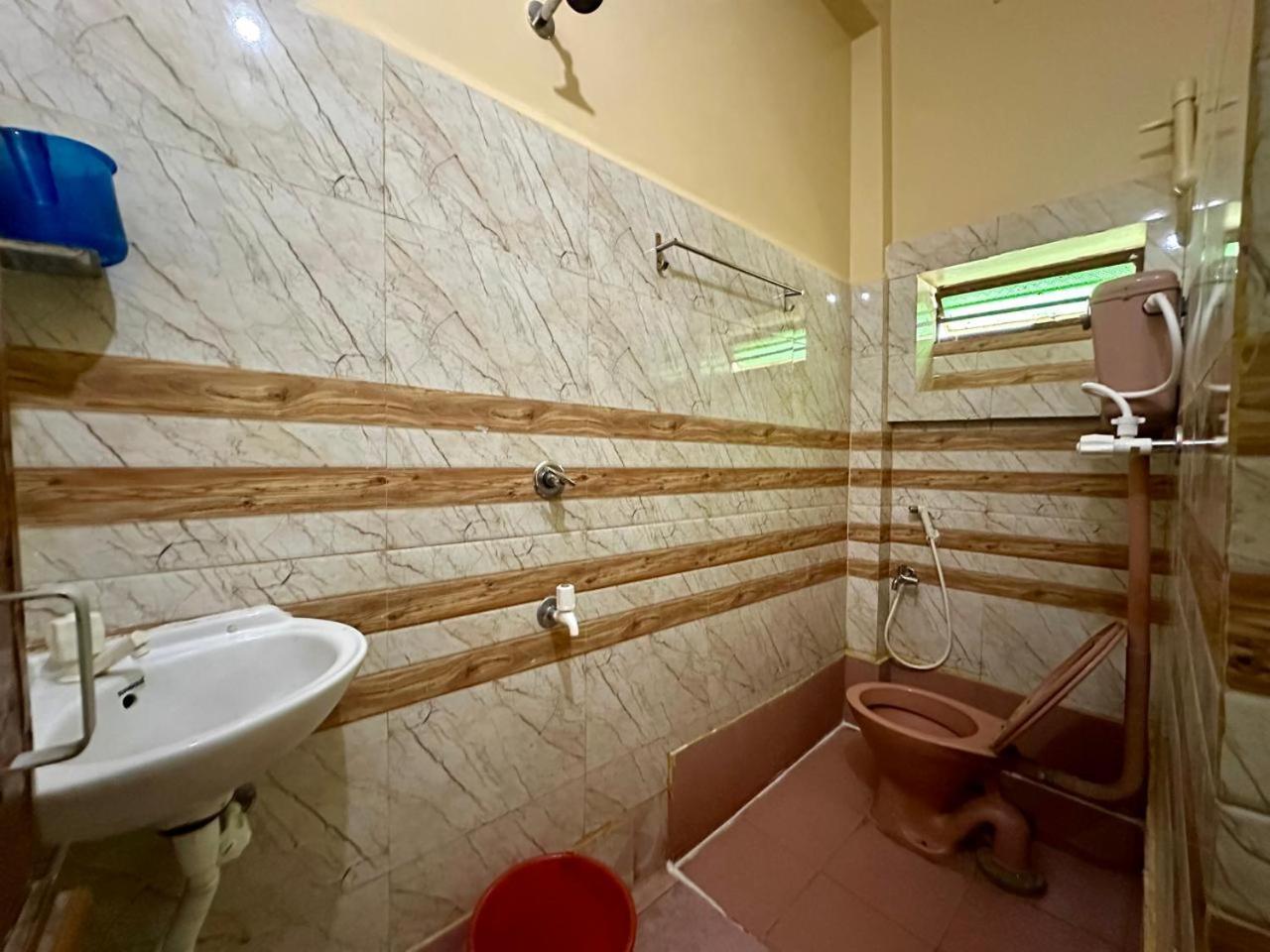 Economy Triple Room - Photo 3
