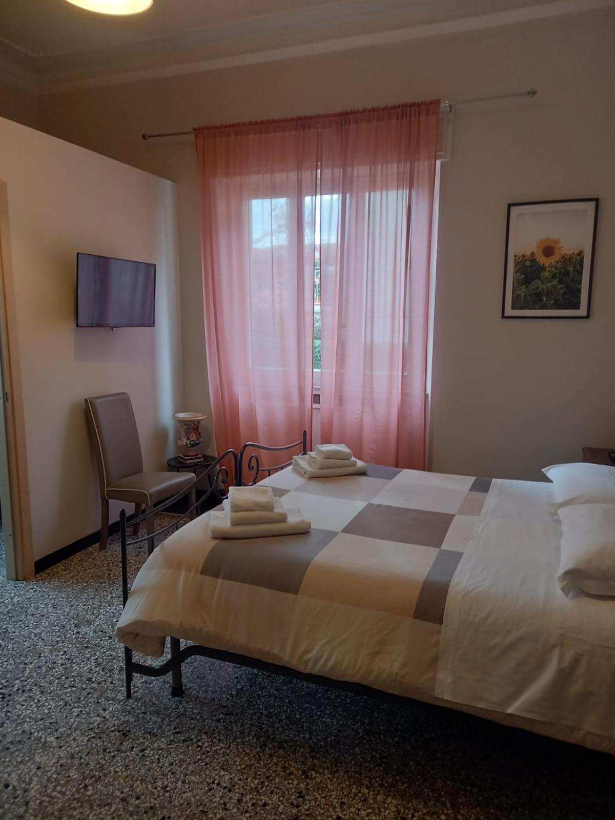 Large Double Room photo 2