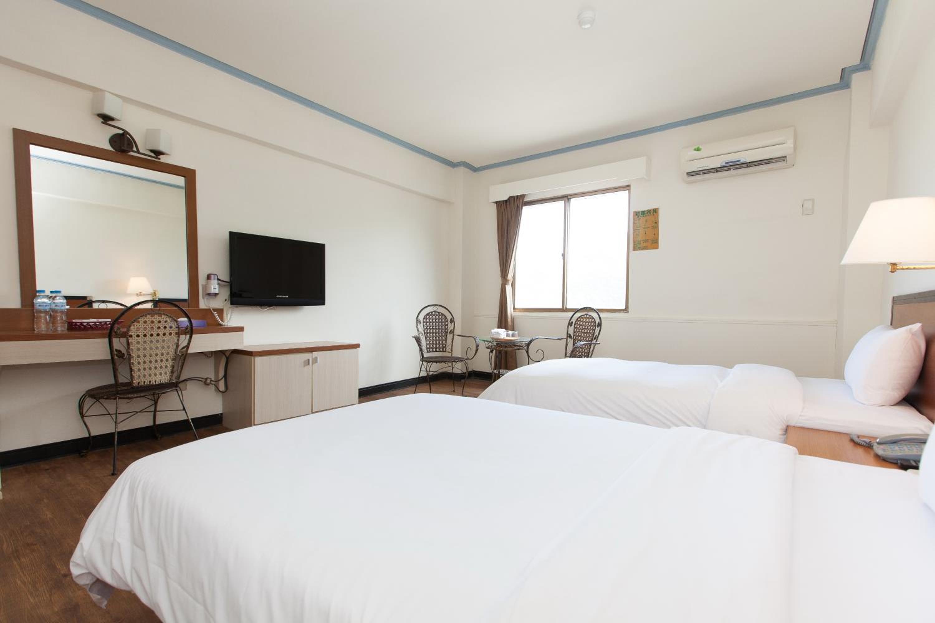 Twin Room - Photo 4