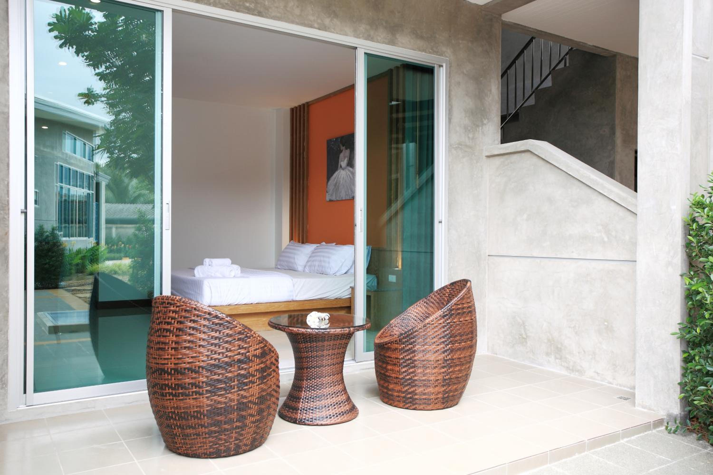 Room with Pool Access - Photo 6