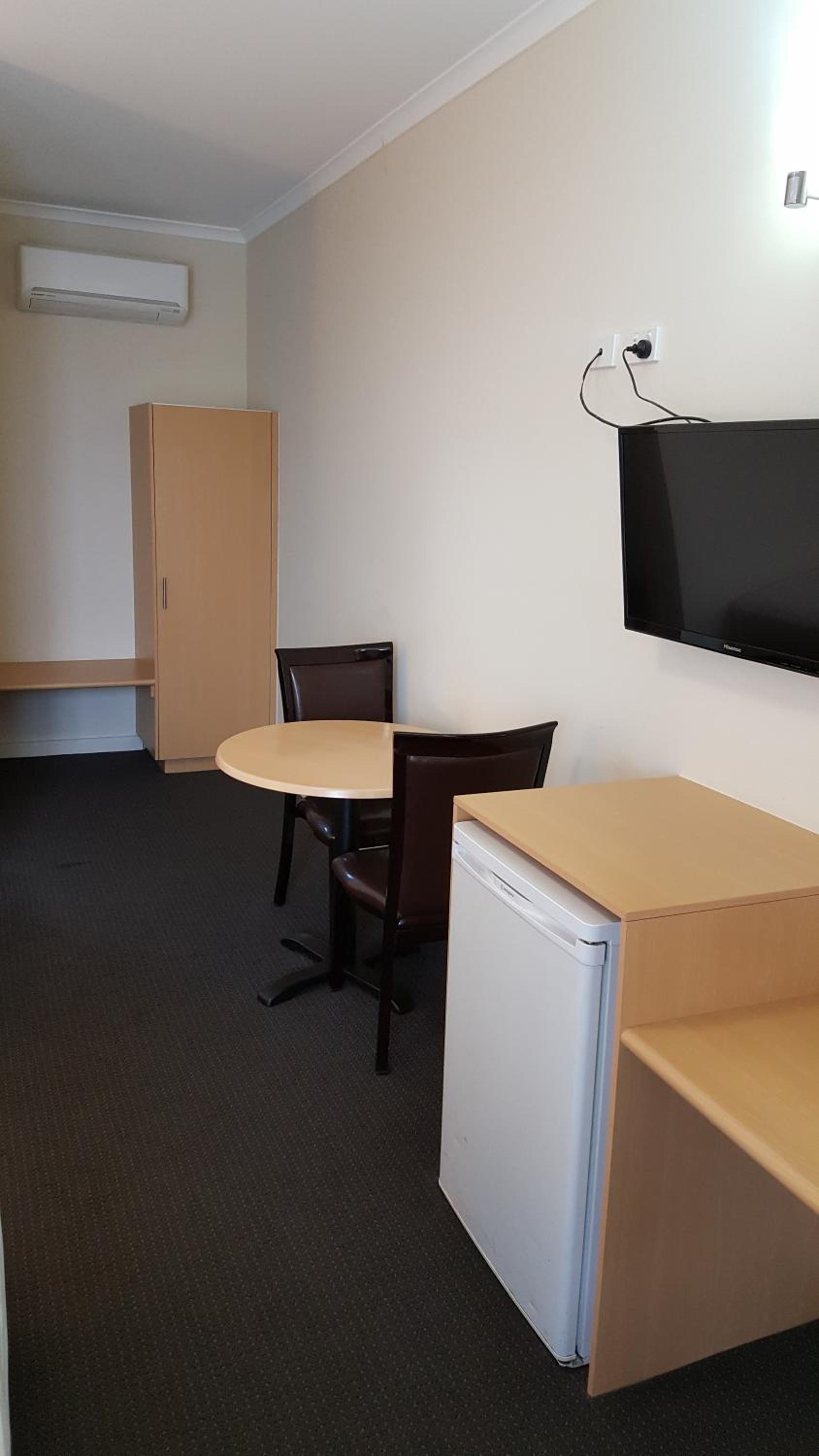 Deluxe Room - Photo 15