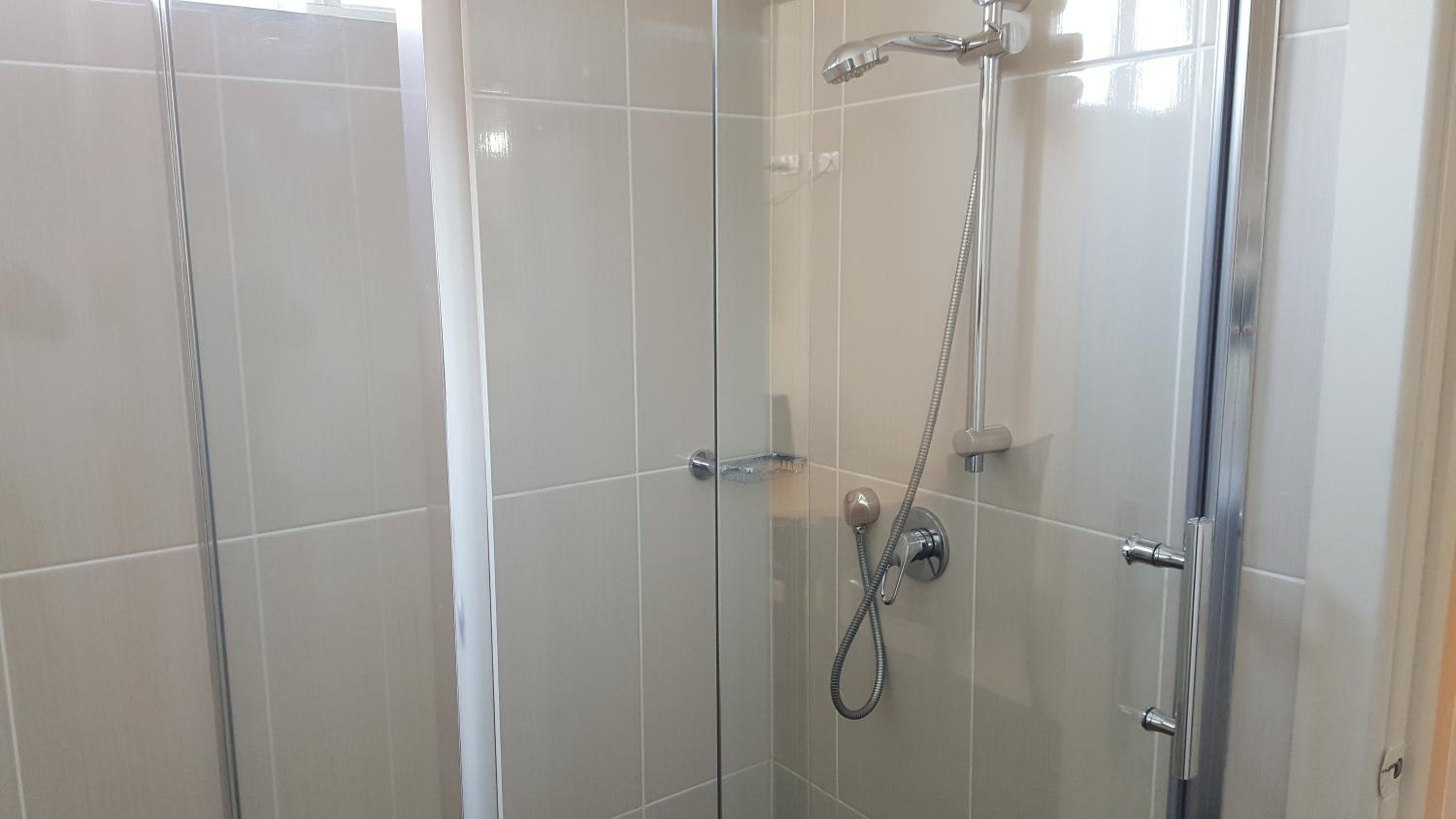 Deluxe Twin Room - Photo 8