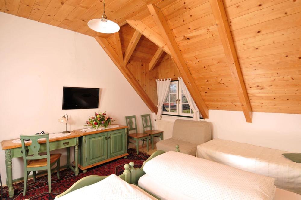 Double or Twin Room - Photo 2