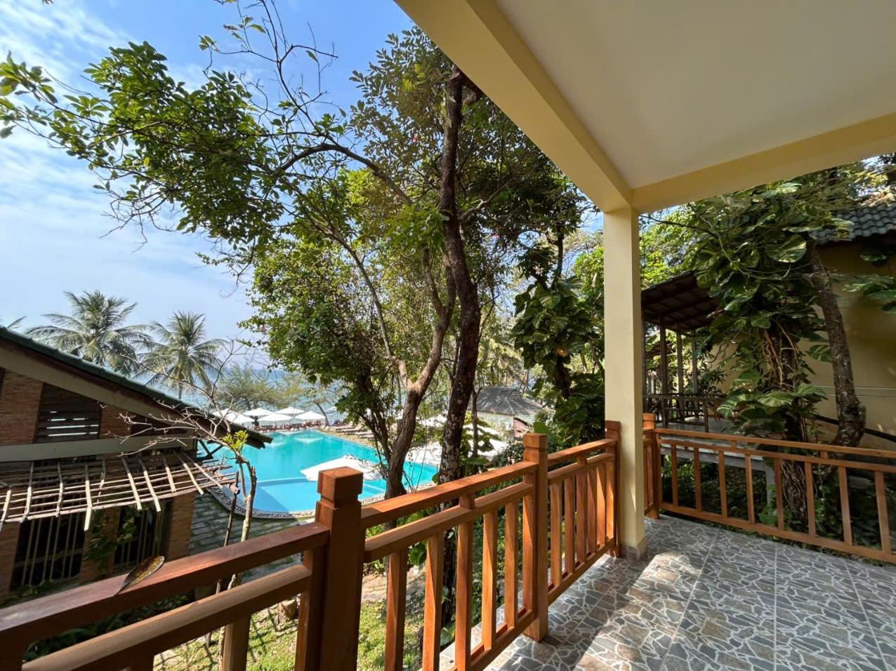 Family Room partial Seaview photo 1
