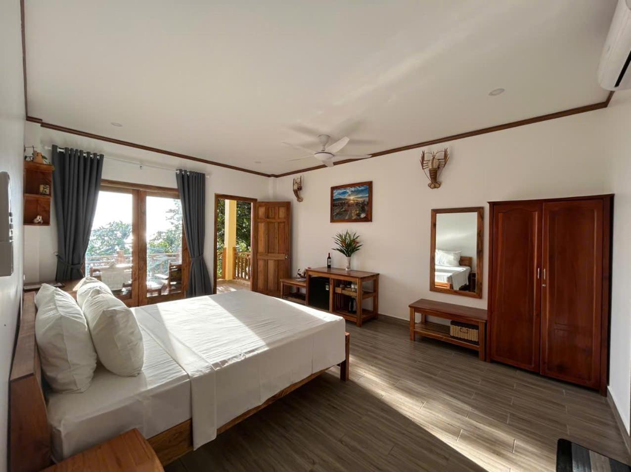 Family Room partial Seaview photo 2