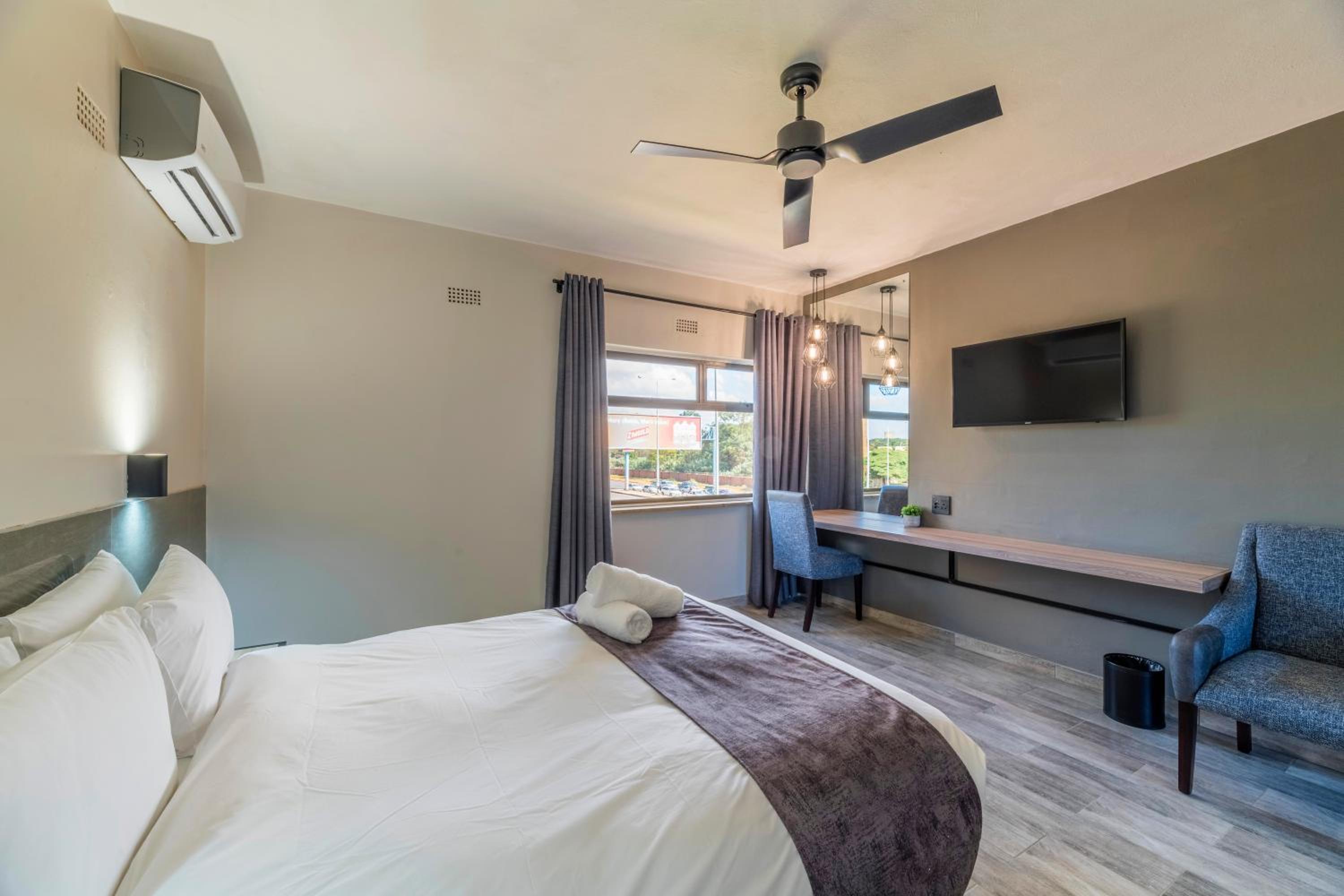 Deluxe Double Room - Photo 1