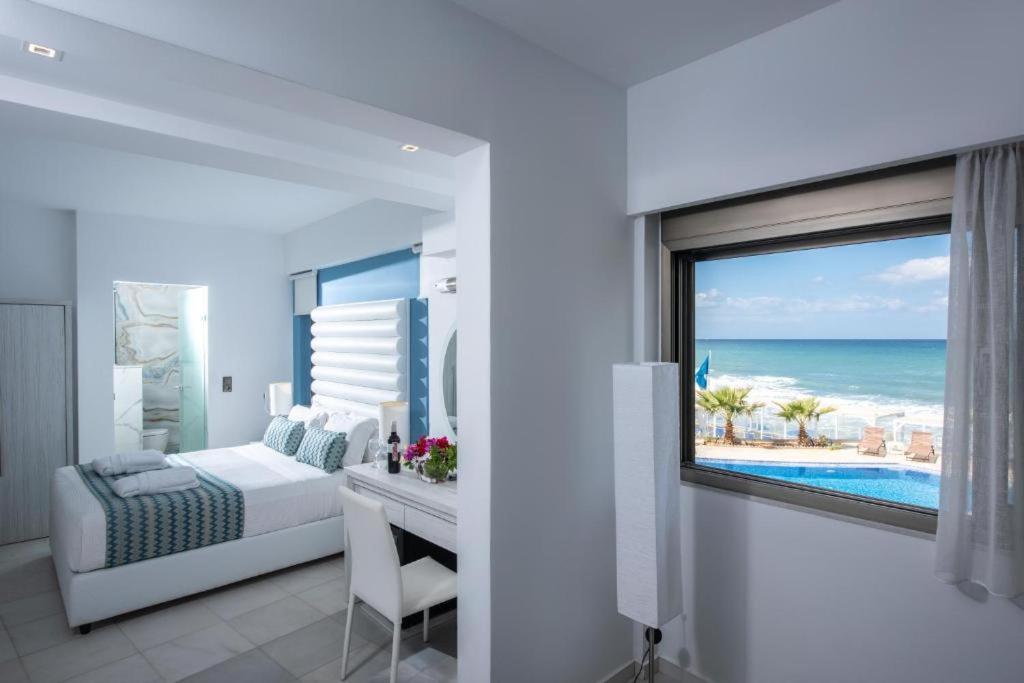 Deluxe Double or Twin Room with Sea View - Photo 3