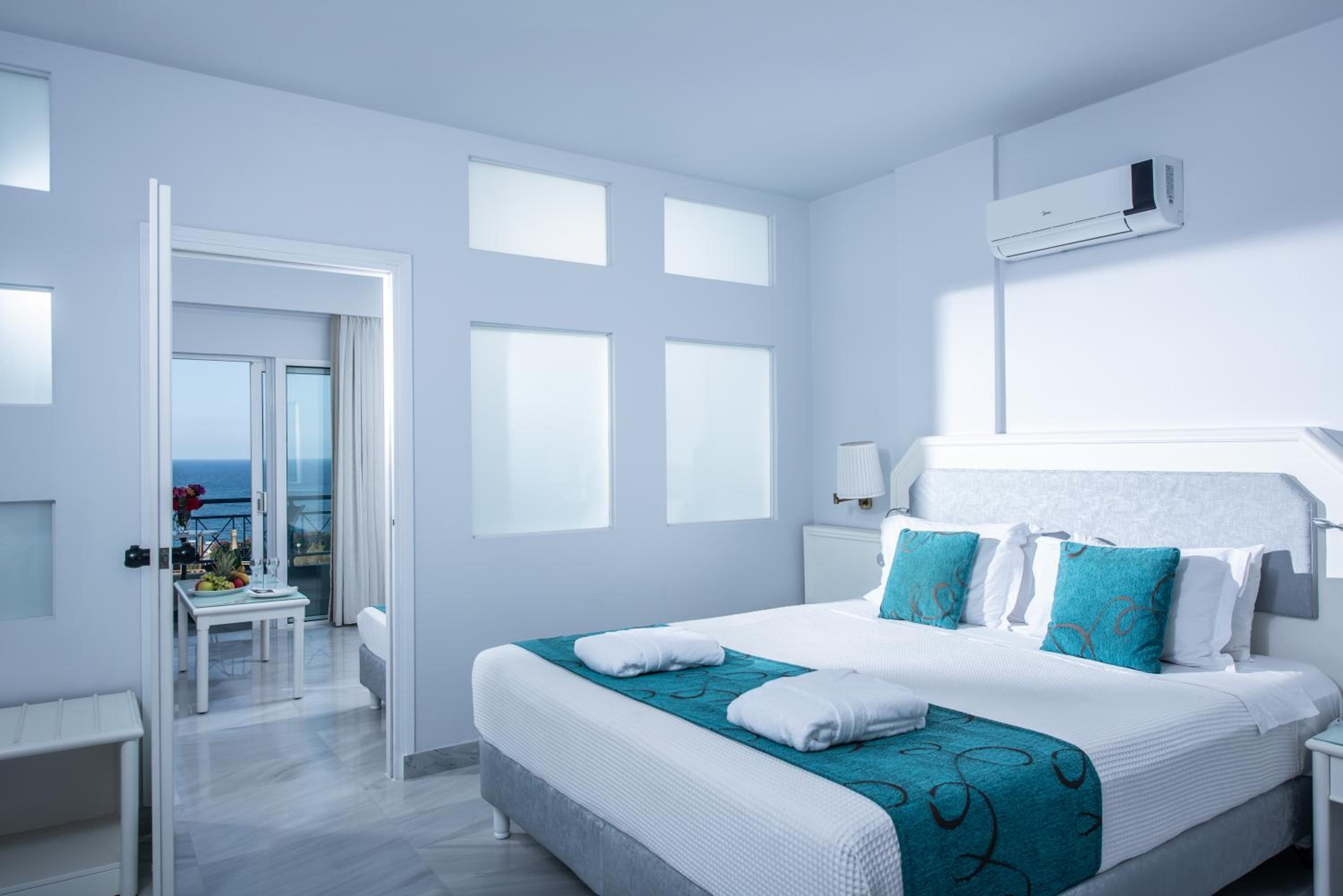 One-Bedroom Suite - Photo 1