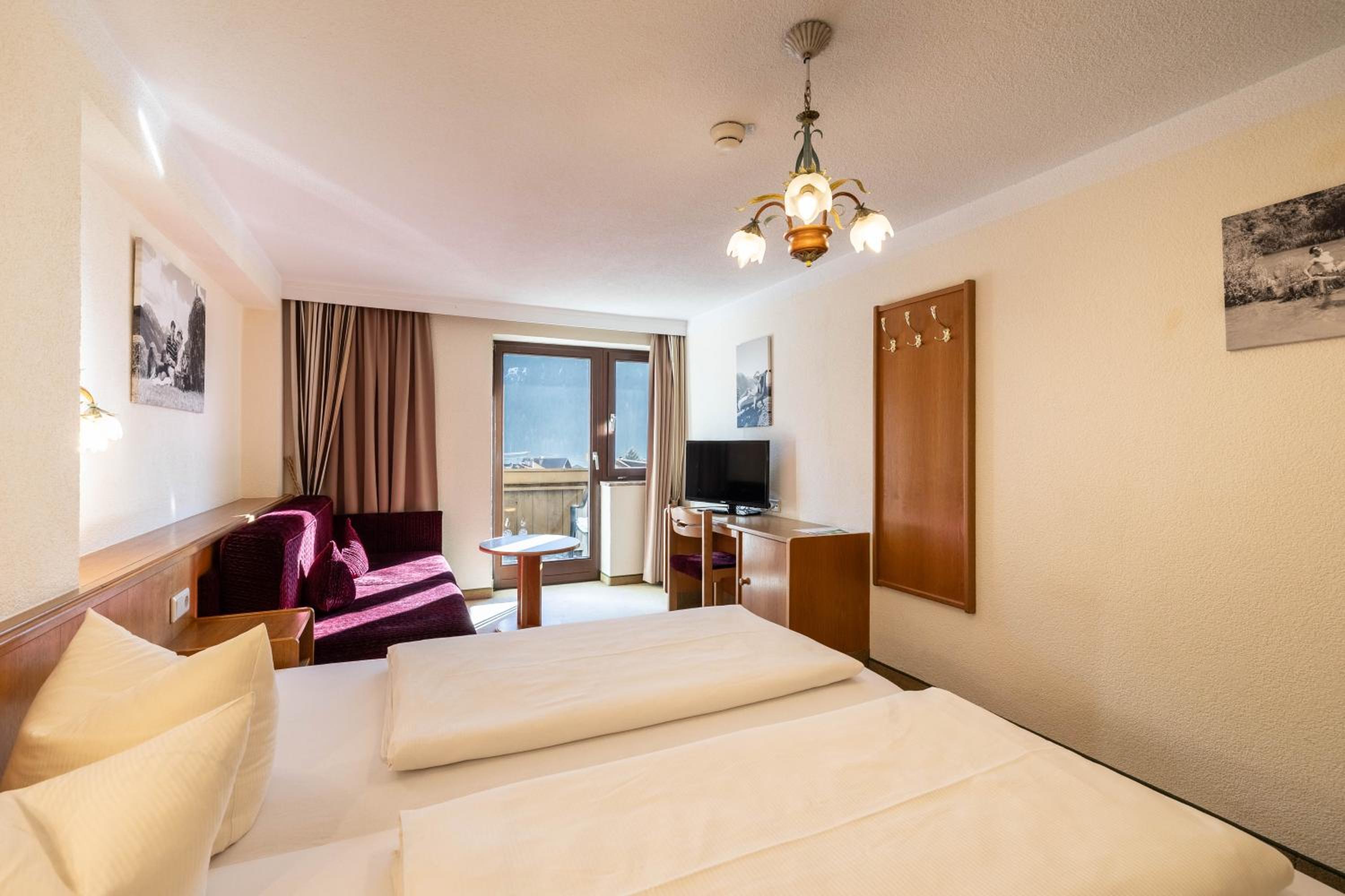 Triple Room with Balcony photo 2