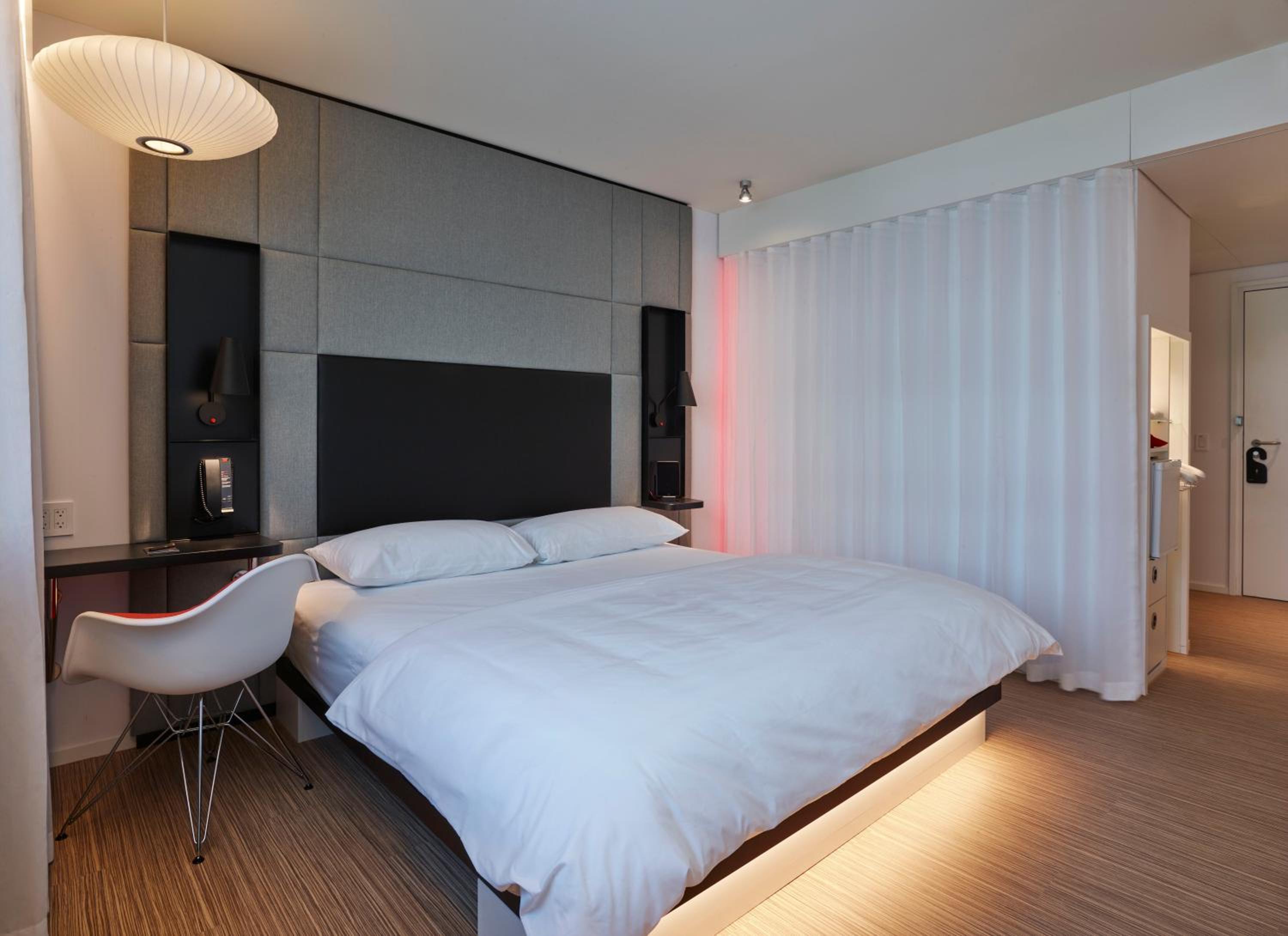 King Room - Accessible photo 1