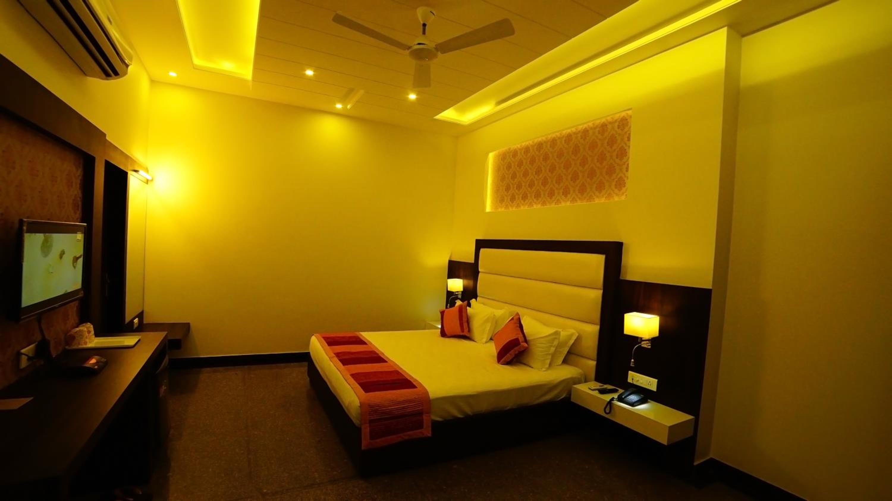 Deluxe Room - Photo 1