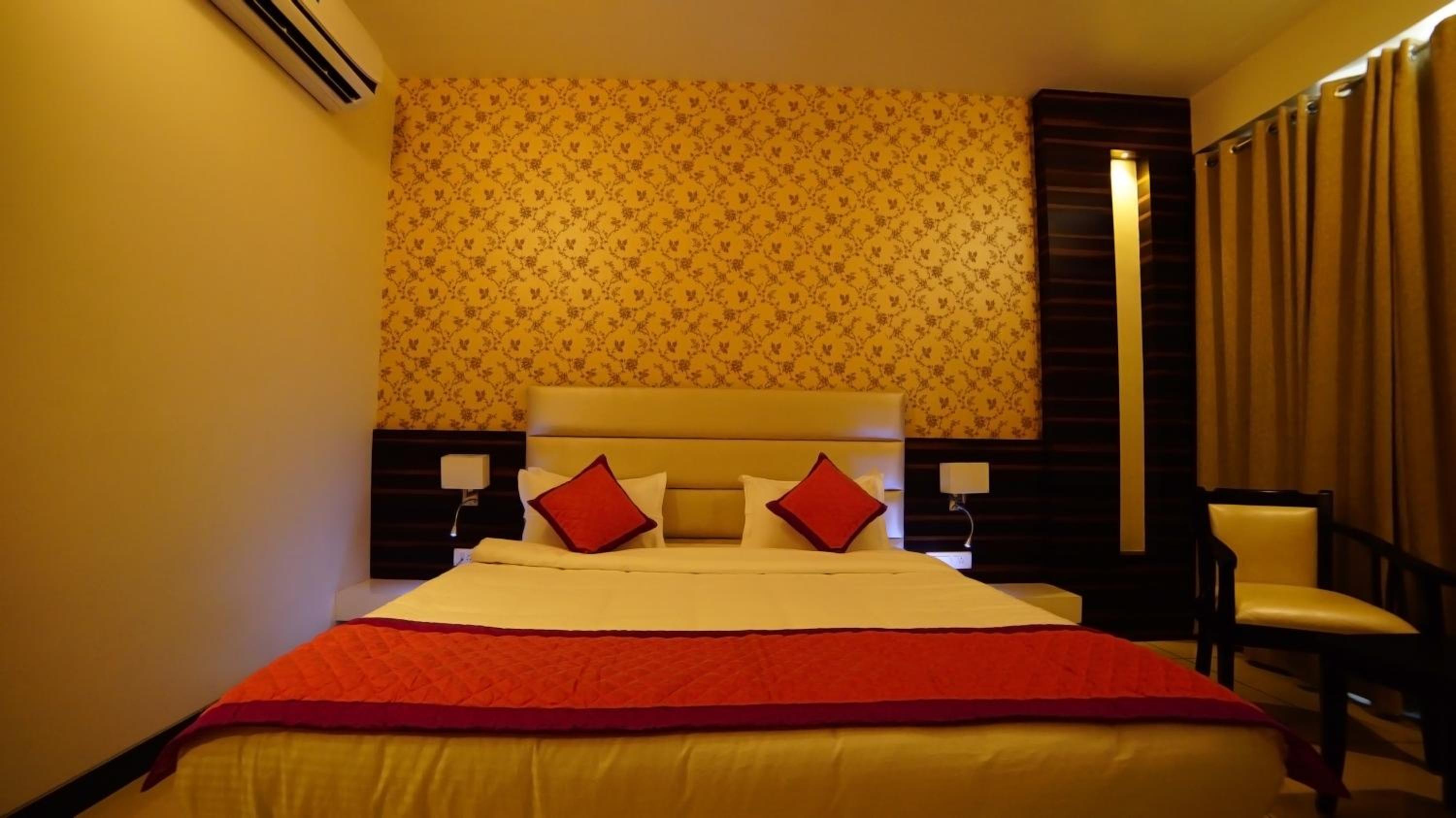 Deluxe Room - Photo 5