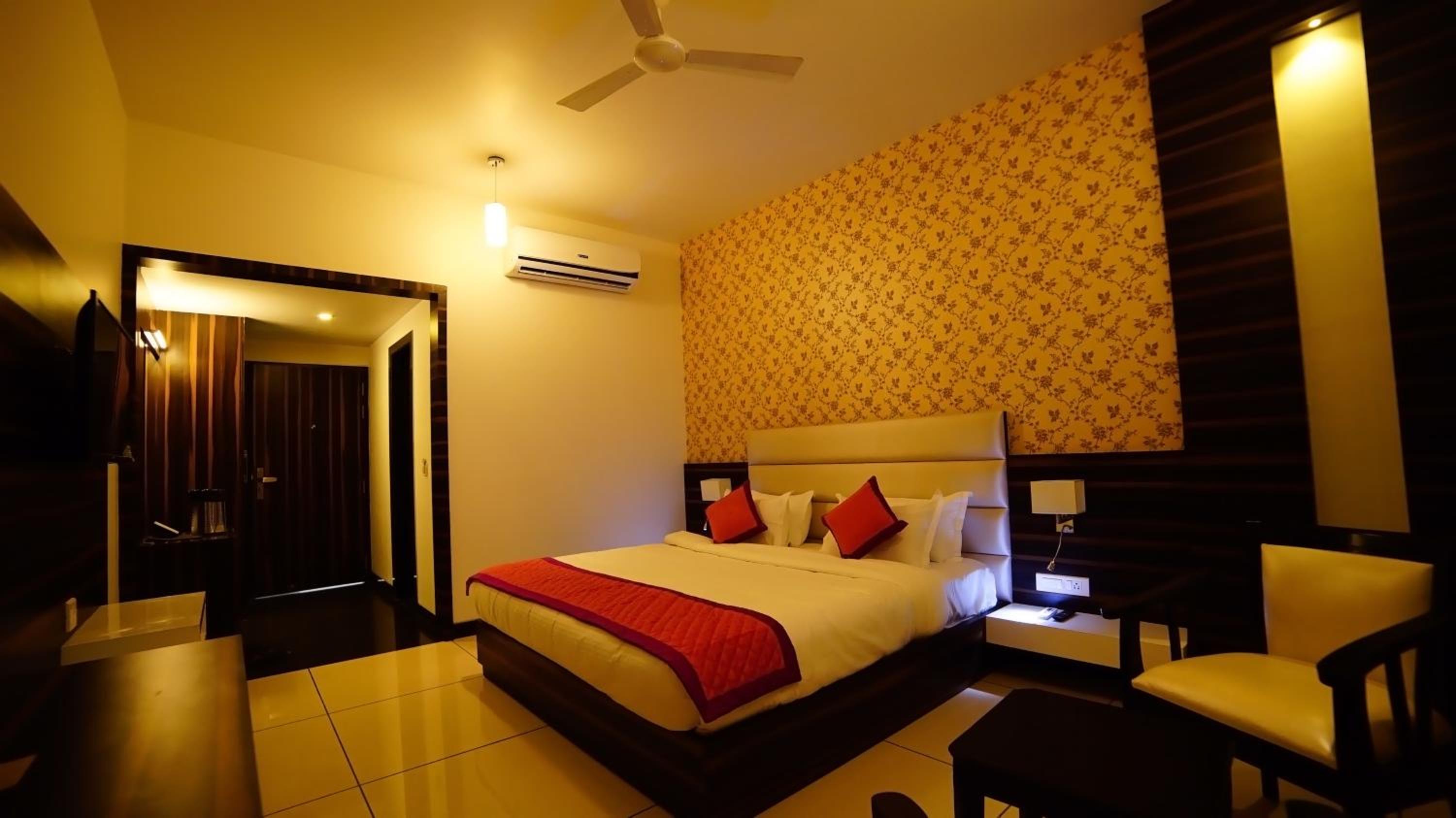 Deluxe Room - Photo 6
