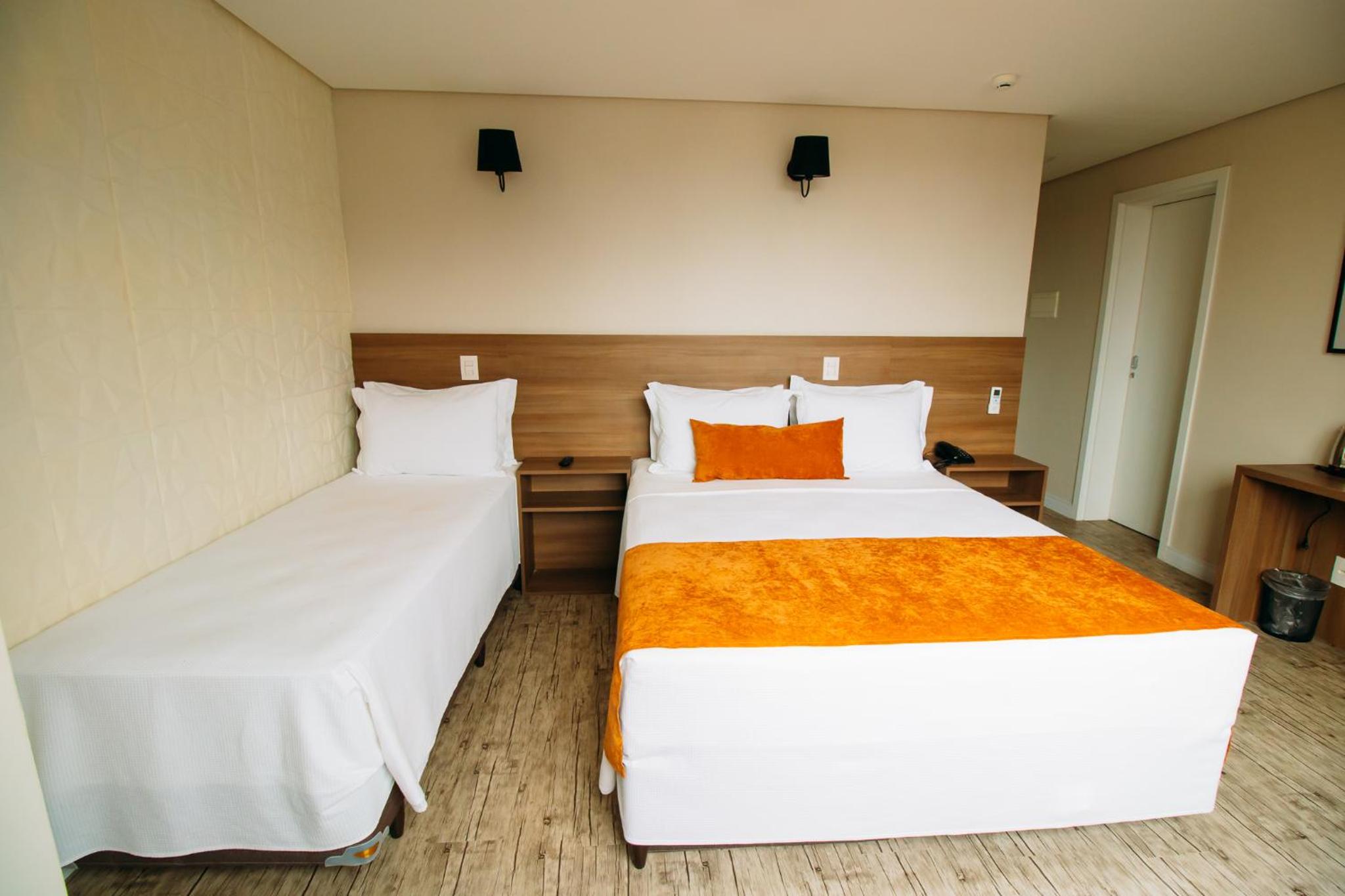 Triple Room with City View - Photo 4