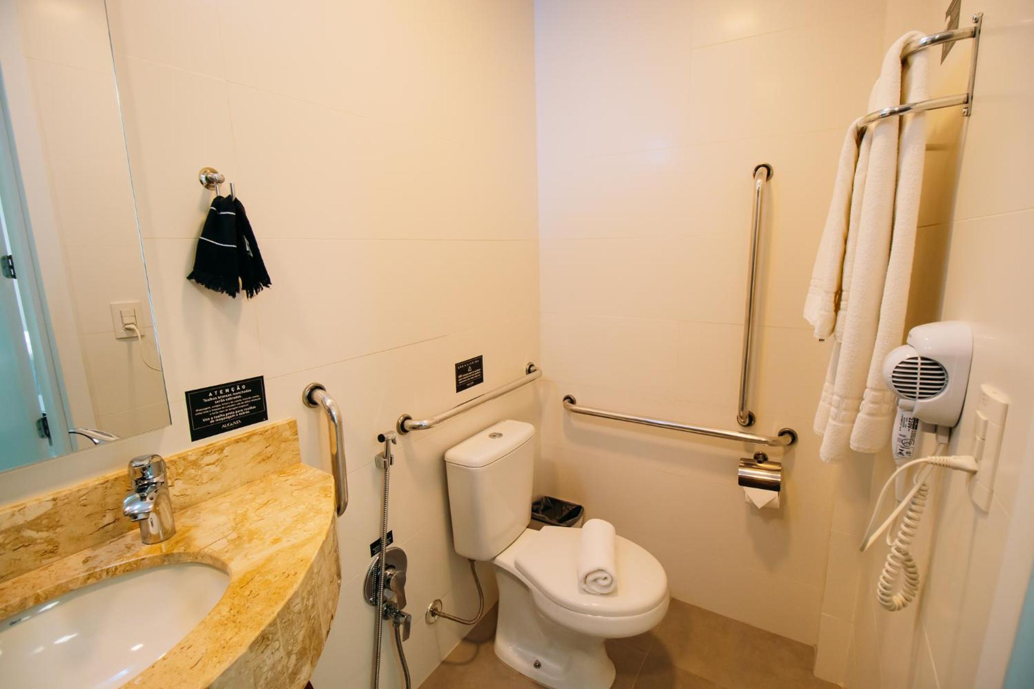 Triple Room with City View - Photo 5