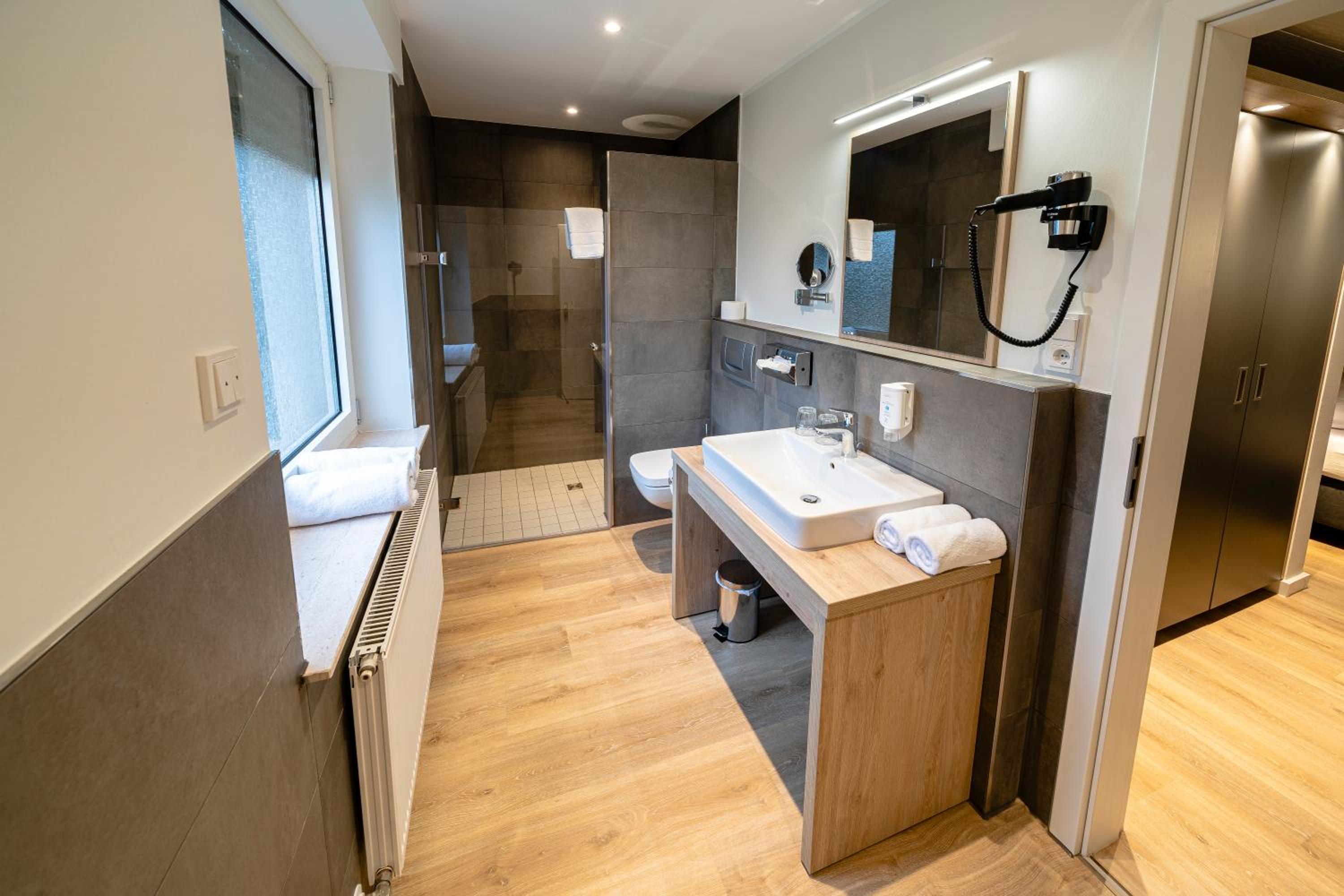 Double Room - Disability Access photo 2