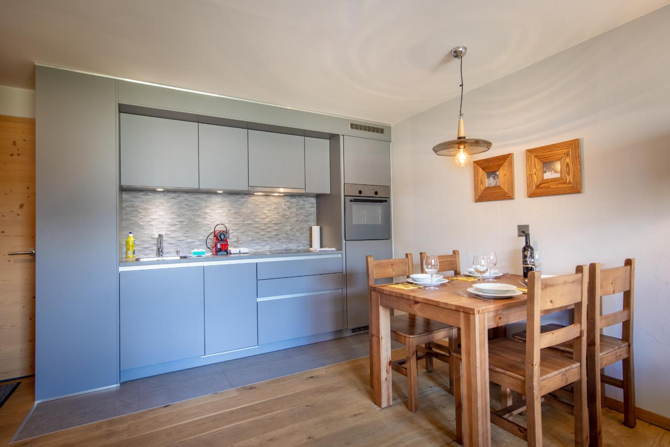 One-Bedroom Apartment (4 People) - Mountain View photo 2