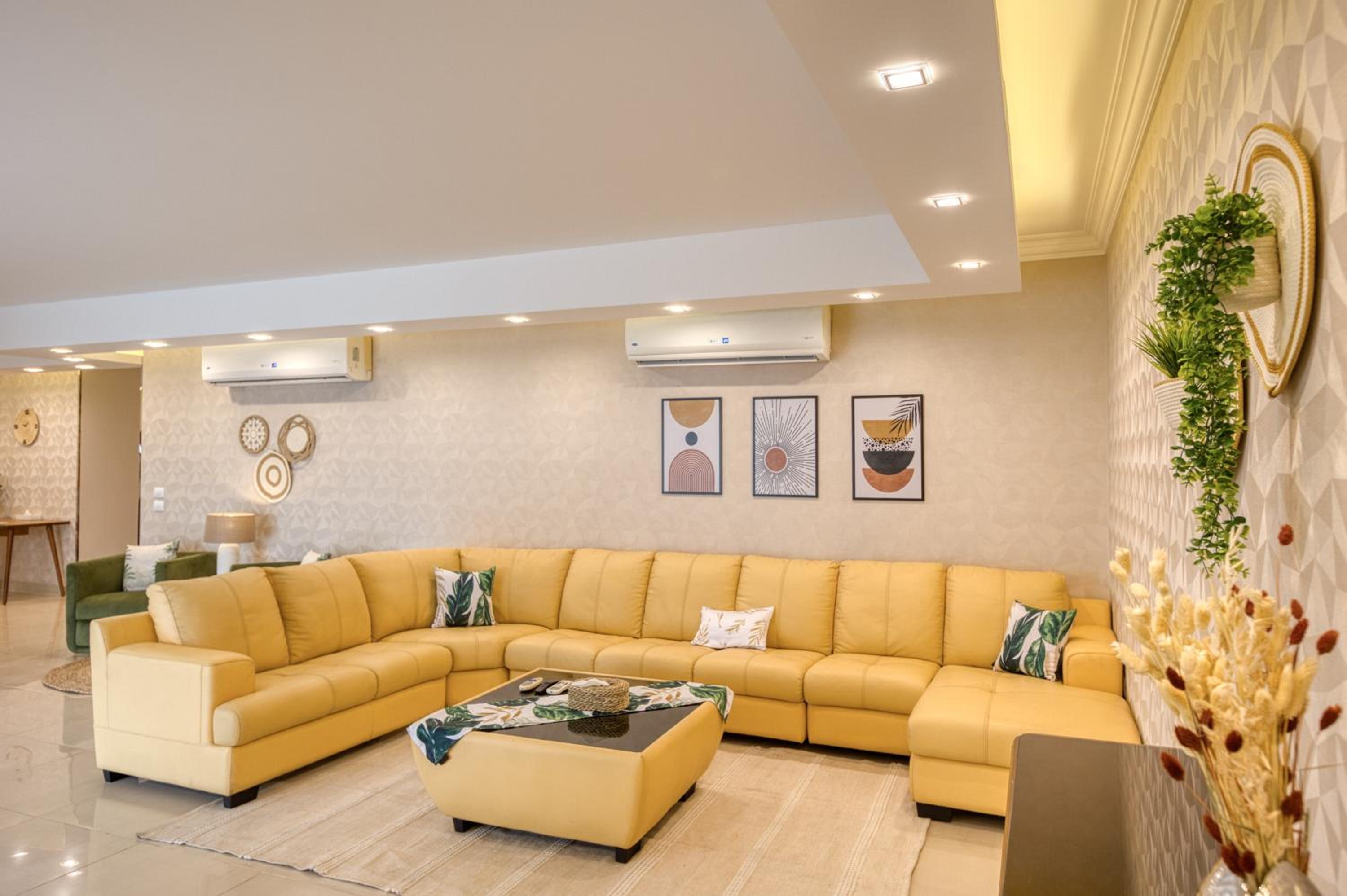 Three-Bedroom Apartment - Photo 11