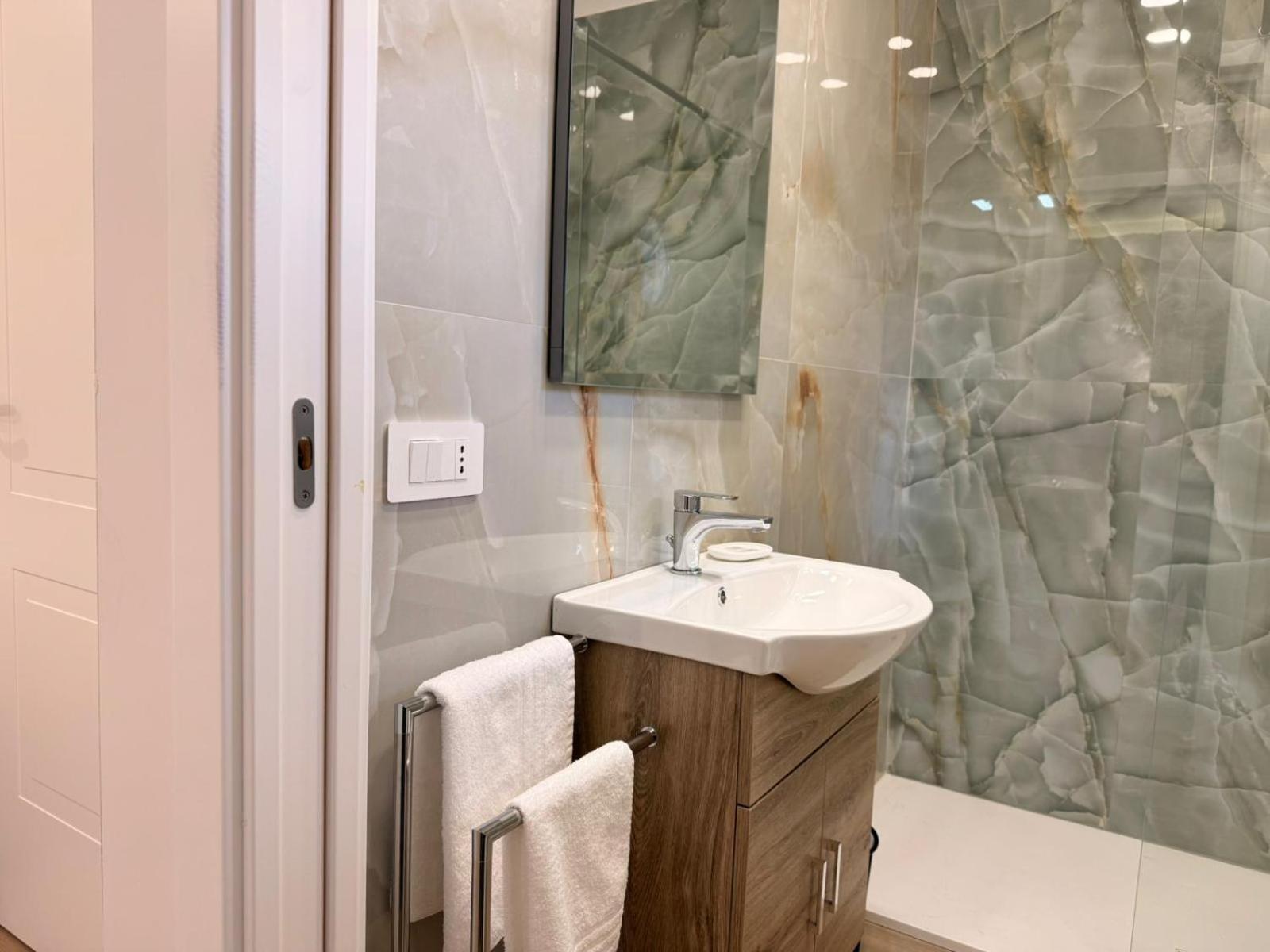 Family Room with Private Bathroom photo 1
