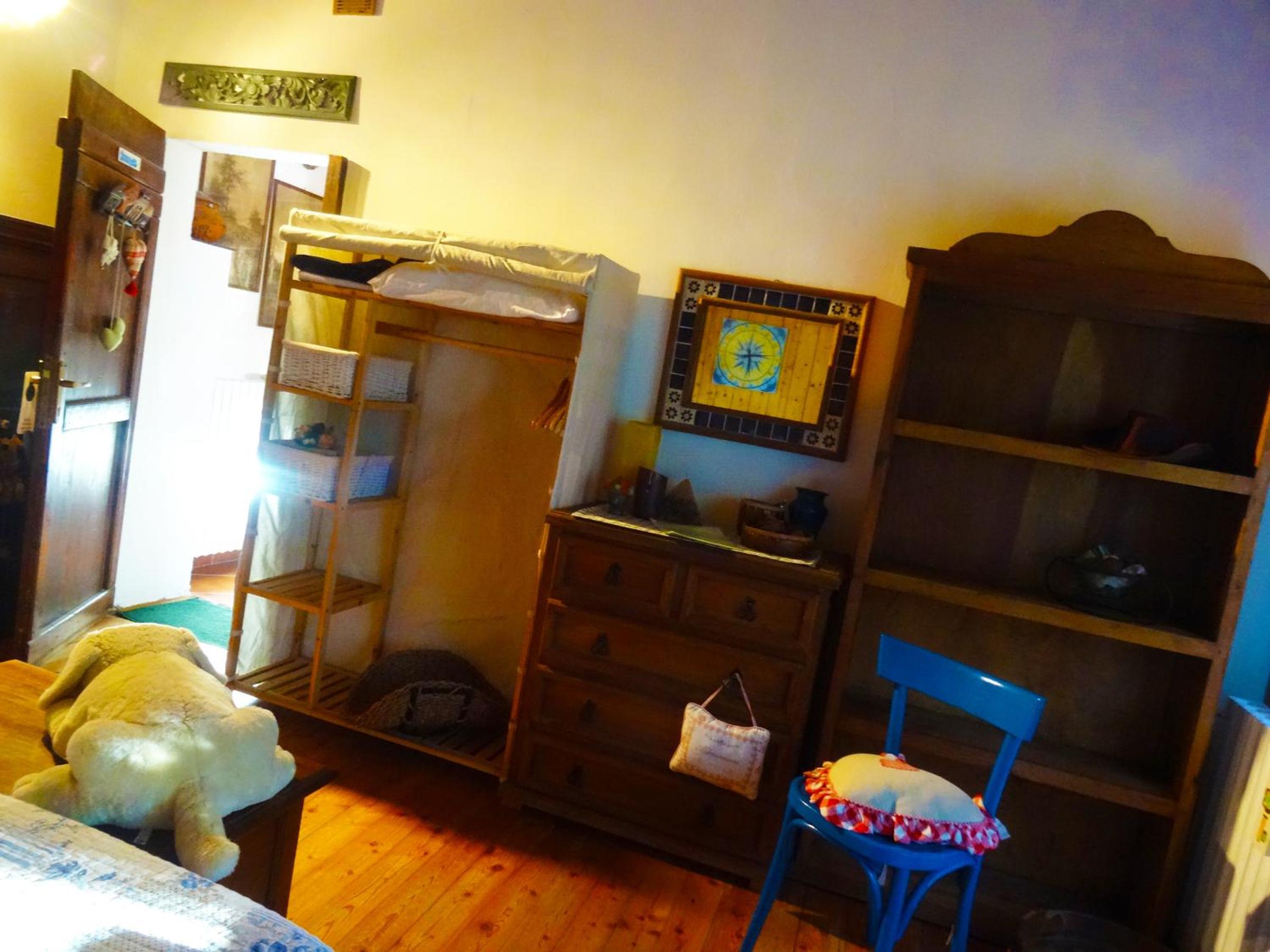 Triple Room with Private Bathroom - Photo 3